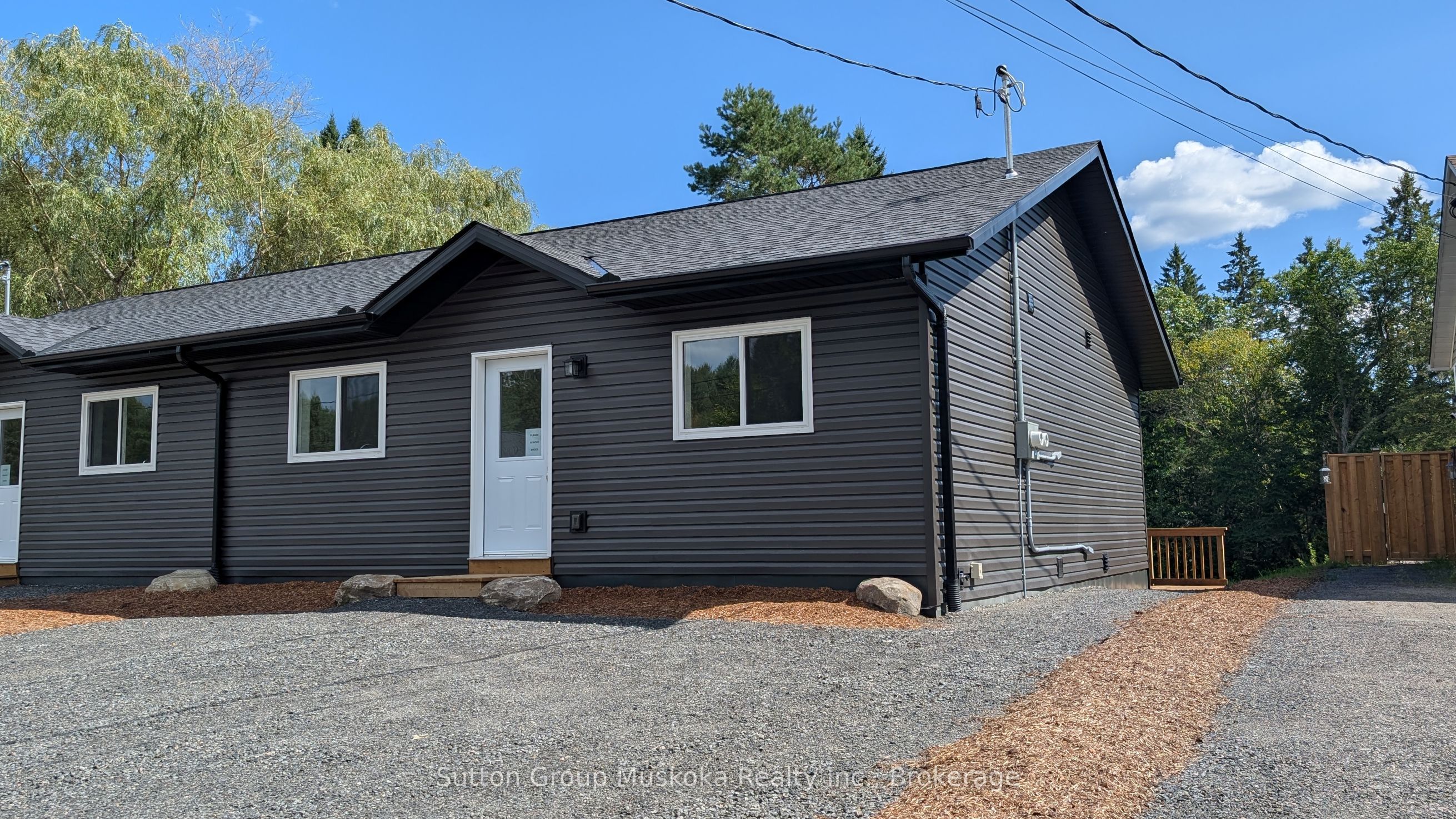 79 Chaffey Township Road, Huntsville, ON P1H 1C8