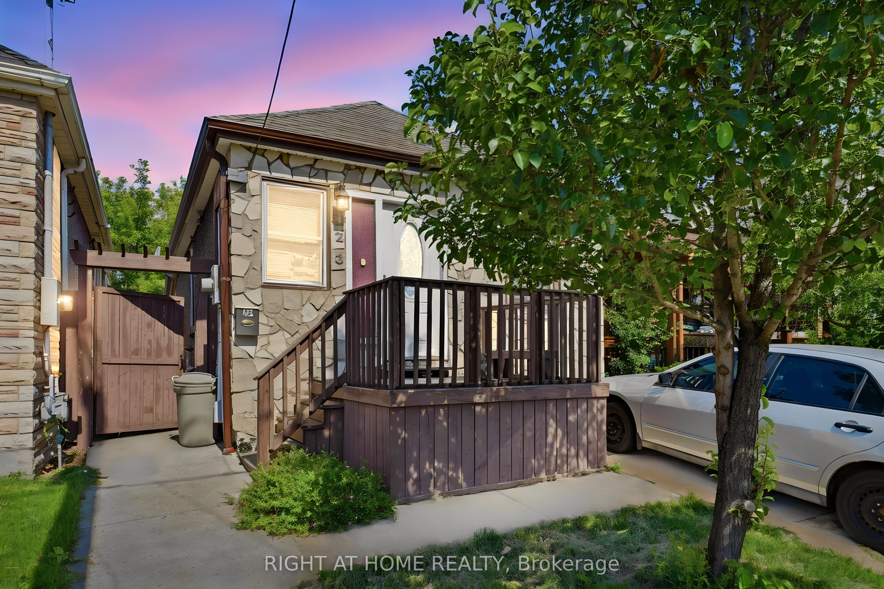 123 Crosthwaite Avenue N, Hamilton, ON L8H 4V4