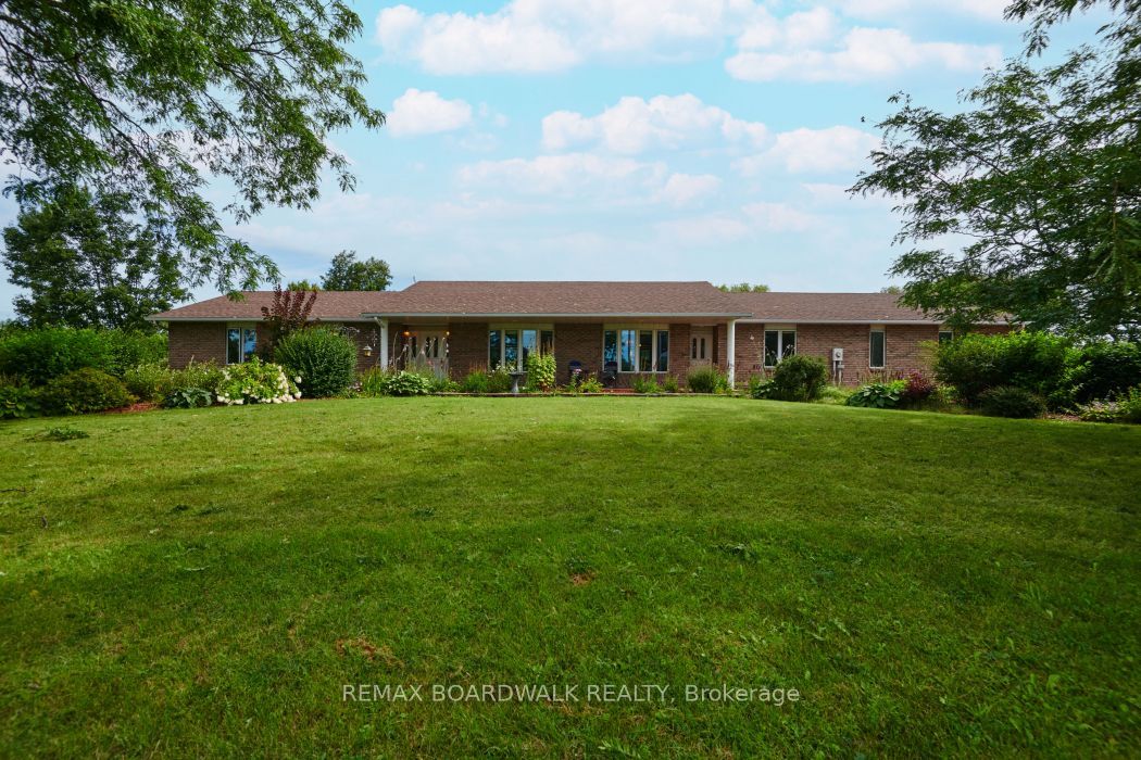 3382 Carp Road, Carp - Huntley Ward, ON K0A 1L0 photo 3