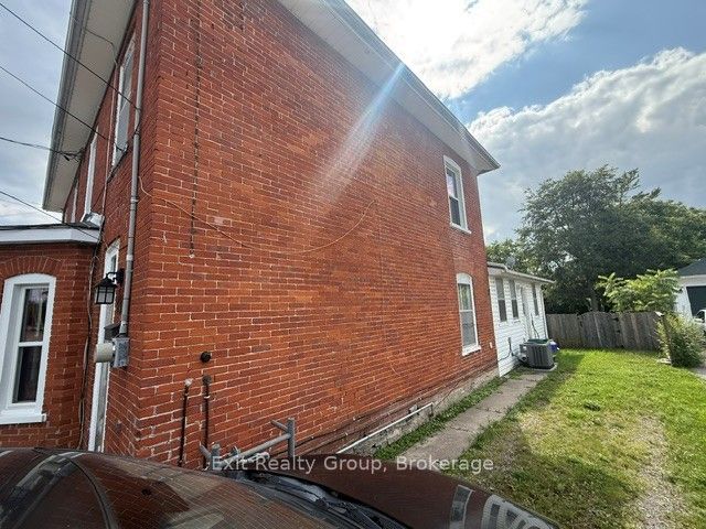 36 Bettes Street, Belleville, ON K8N 3W6 photo 3