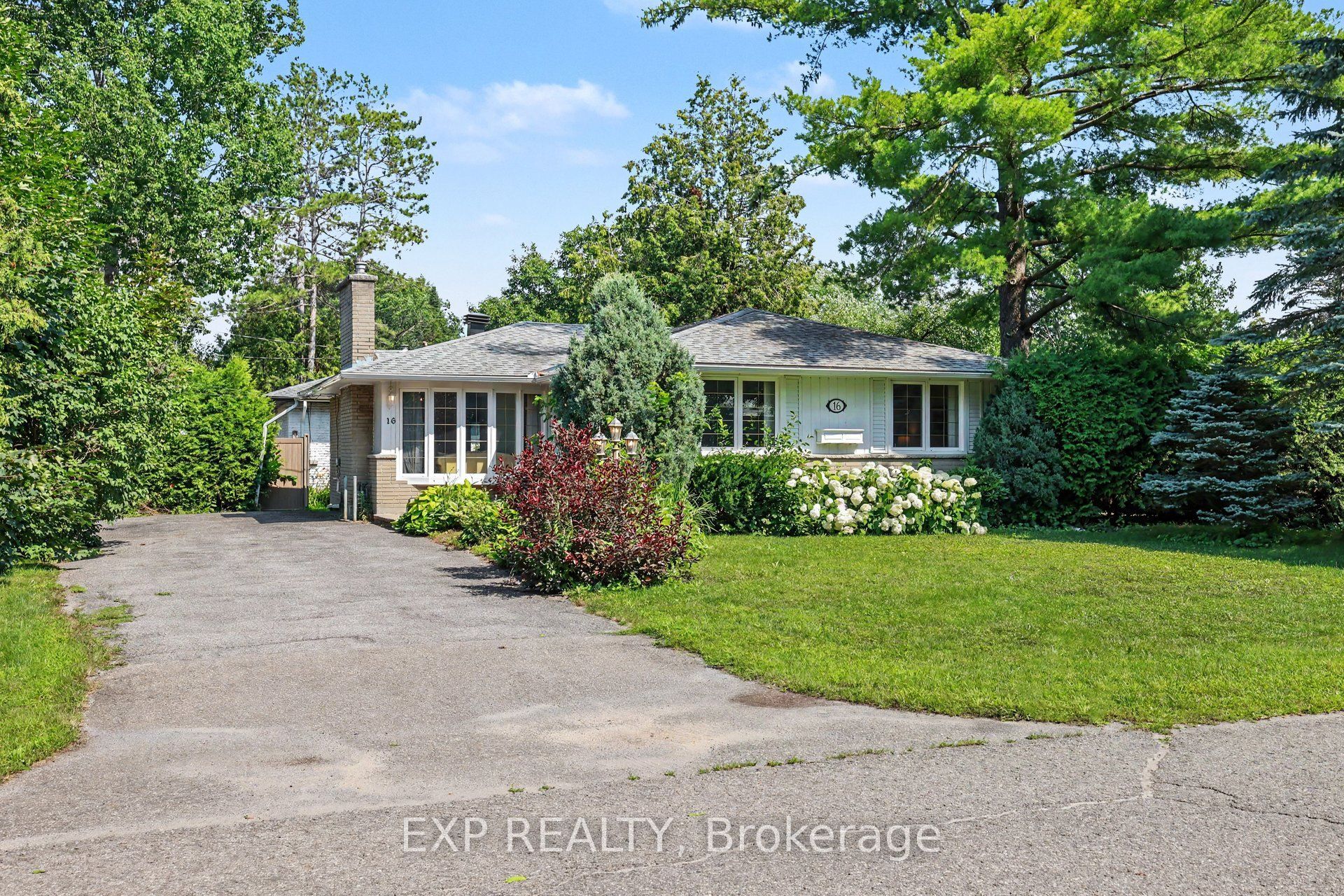 16 Elmsley Crescent, Bells Corners and South to Fallowfield, ON K2H 6V2