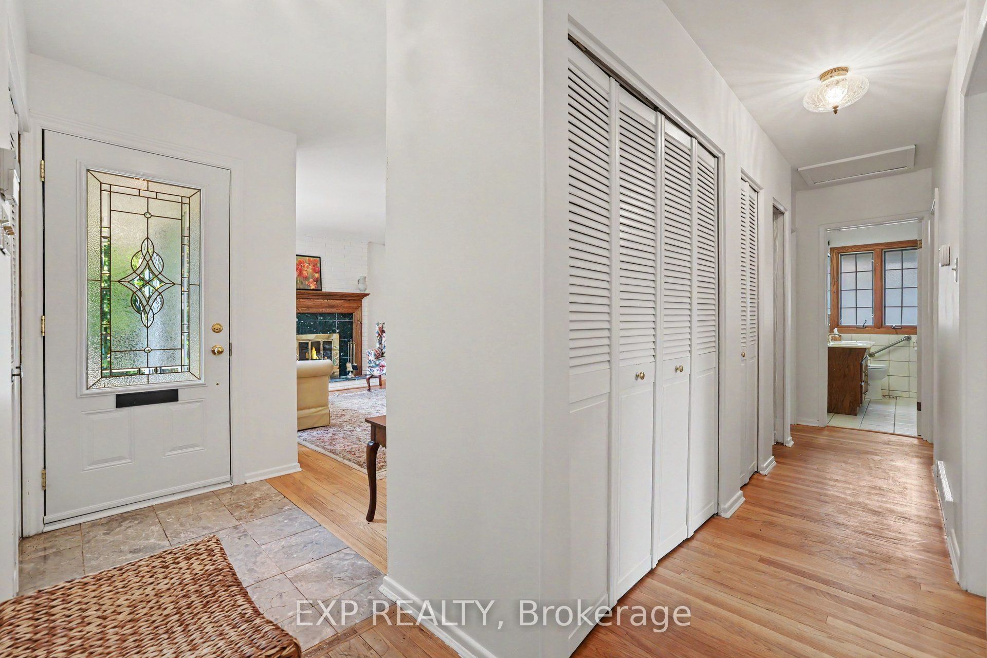16 Elmsley Crescent, Bells Corners and South to Fallowfield, ON K2H 6V2 photo 3