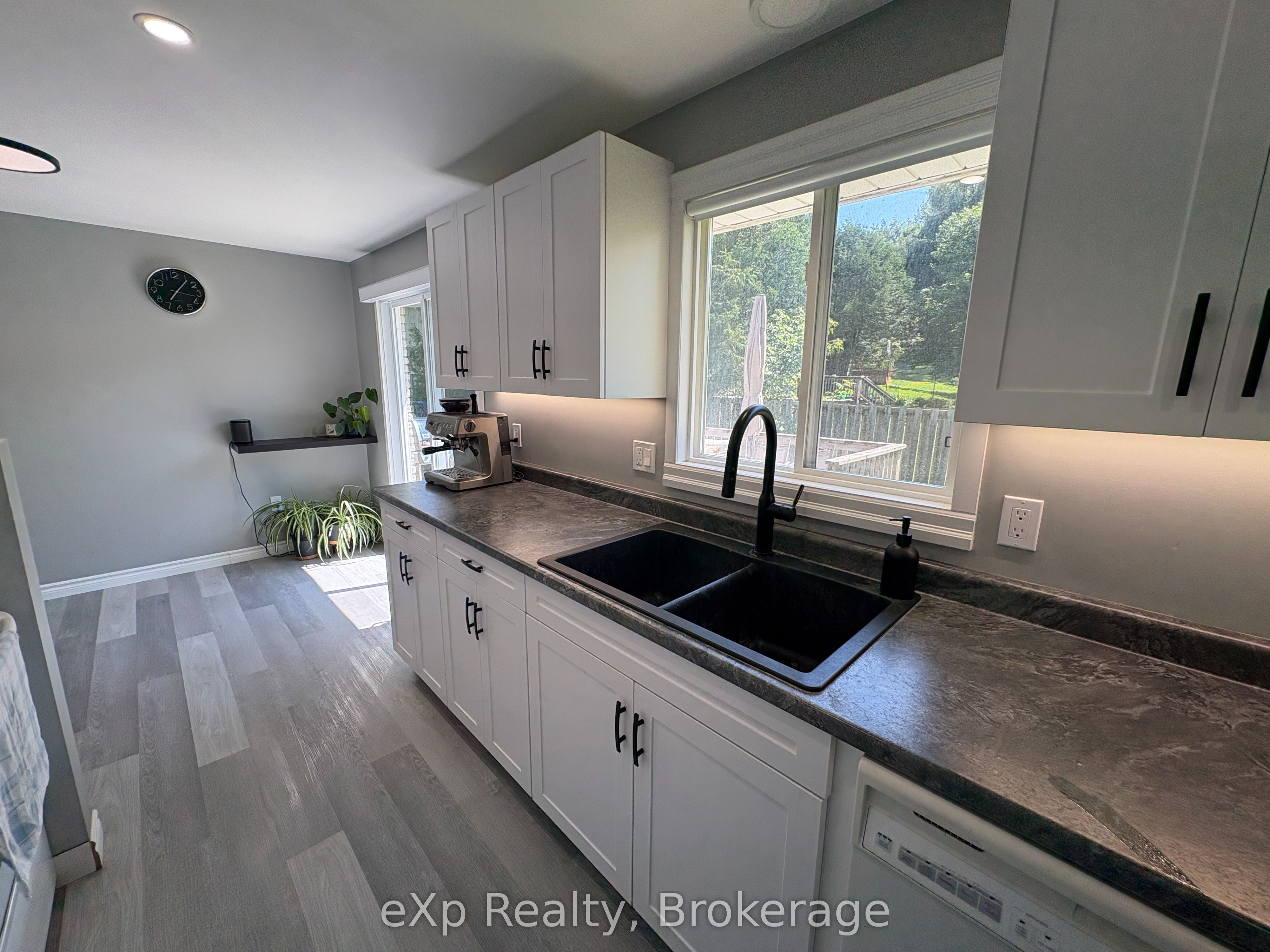 23 Valleyside Drive, Brockton, ON N0G 2V0 photo 3