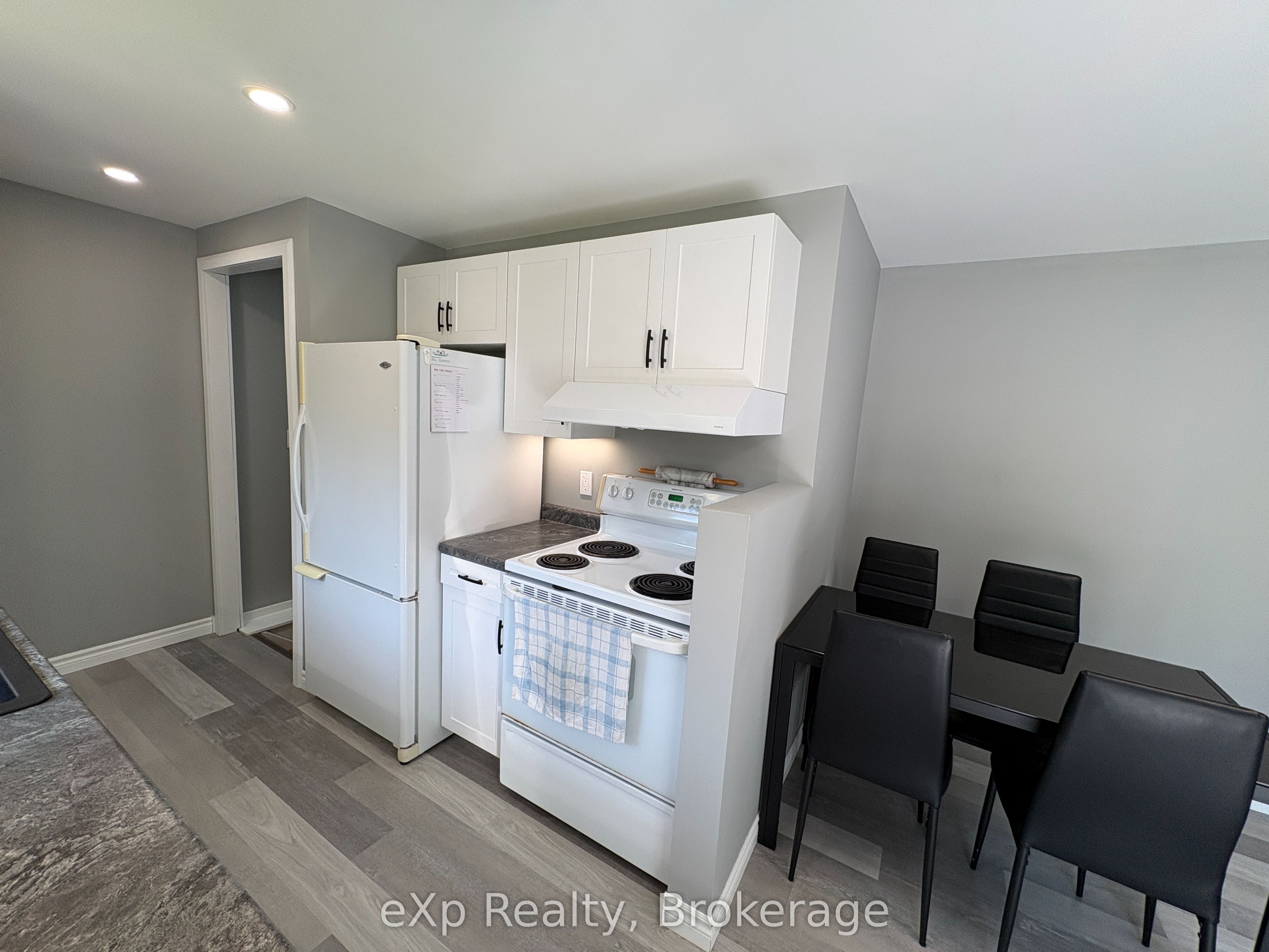 23 Valleyside Drive, Brockton, ON N0G 2V0 photo 5