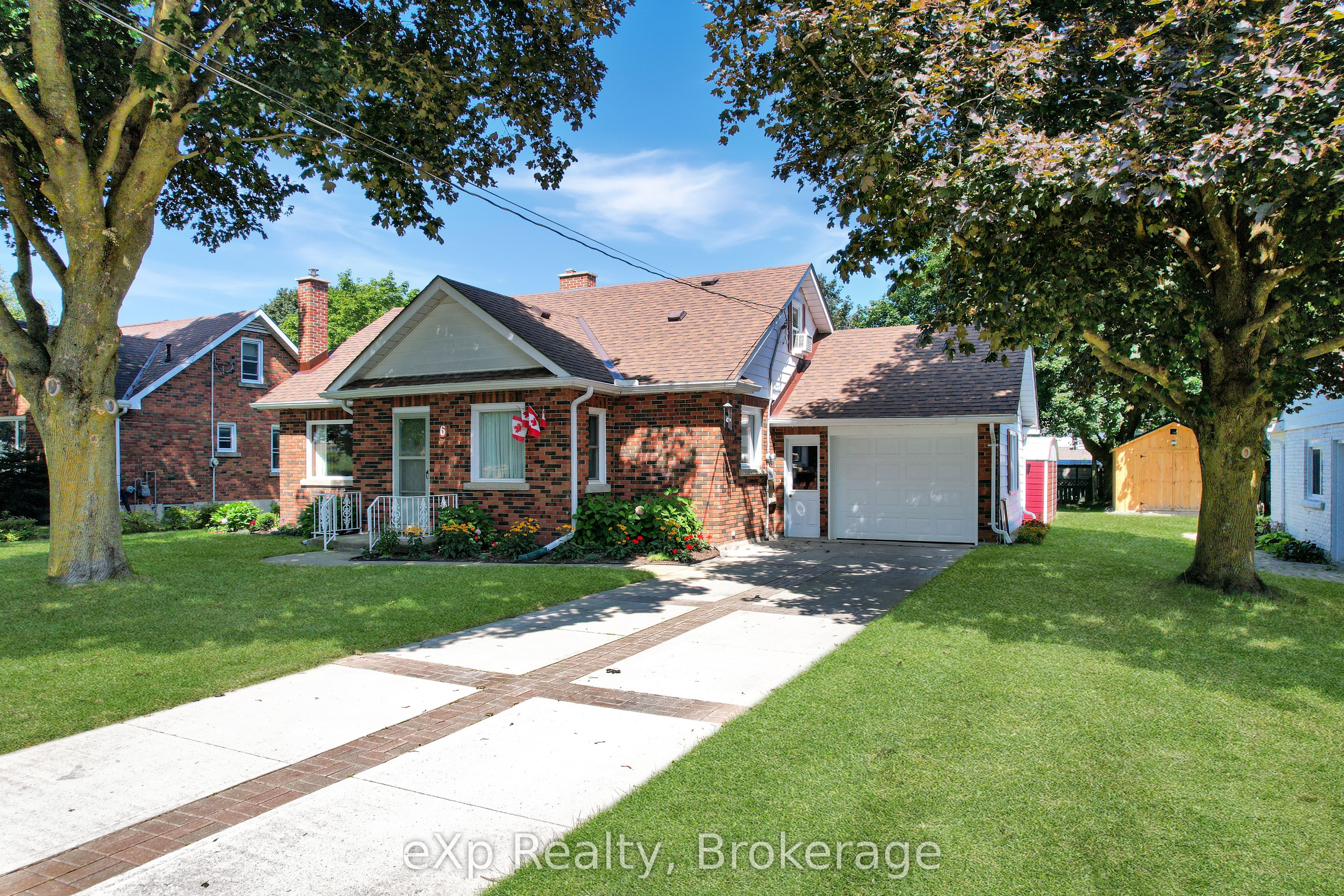 6 Johnstone Boulevard, Brockton, ON N0G 2V0