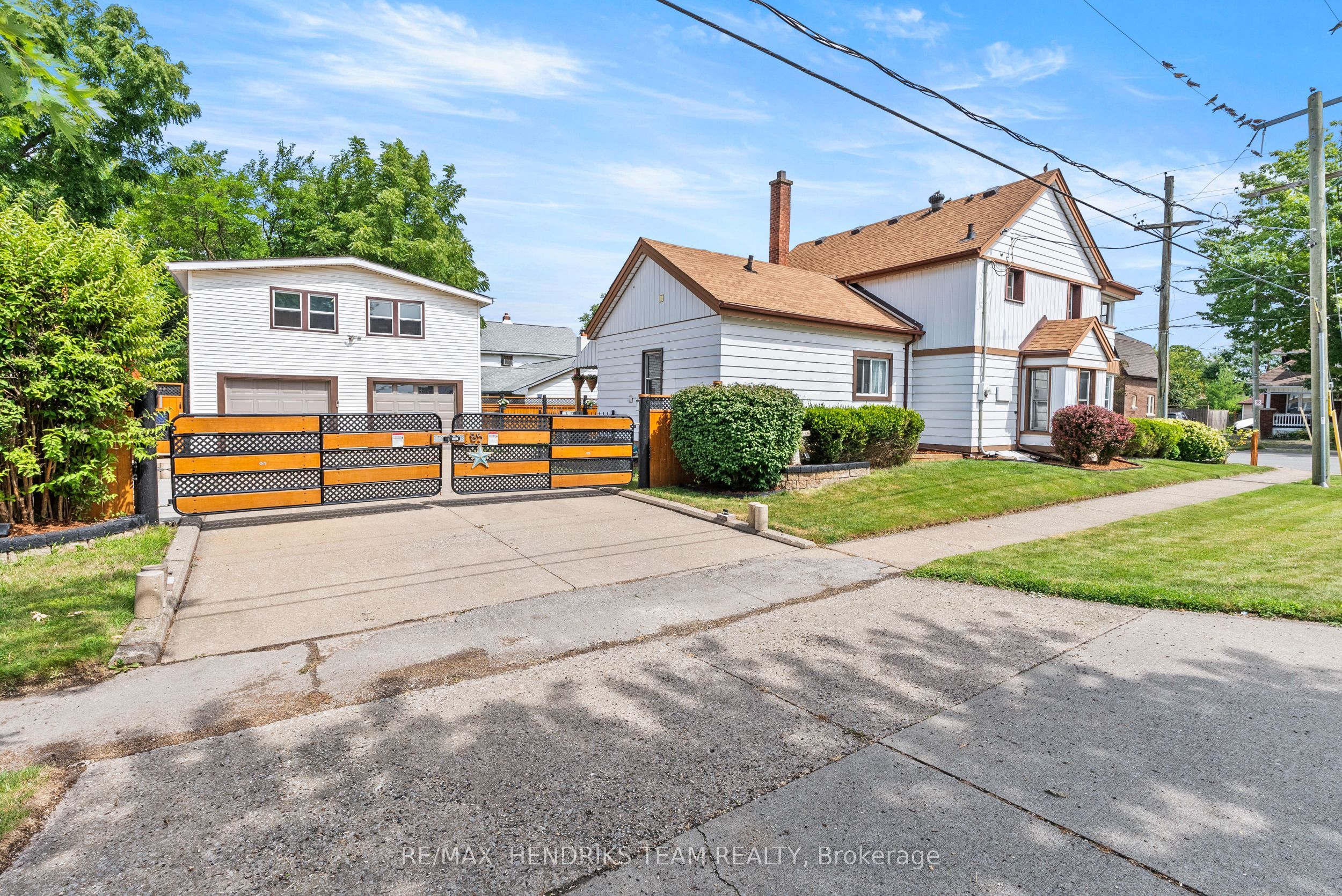 85 Pine Street S, Thorold, ON L2V 3L8