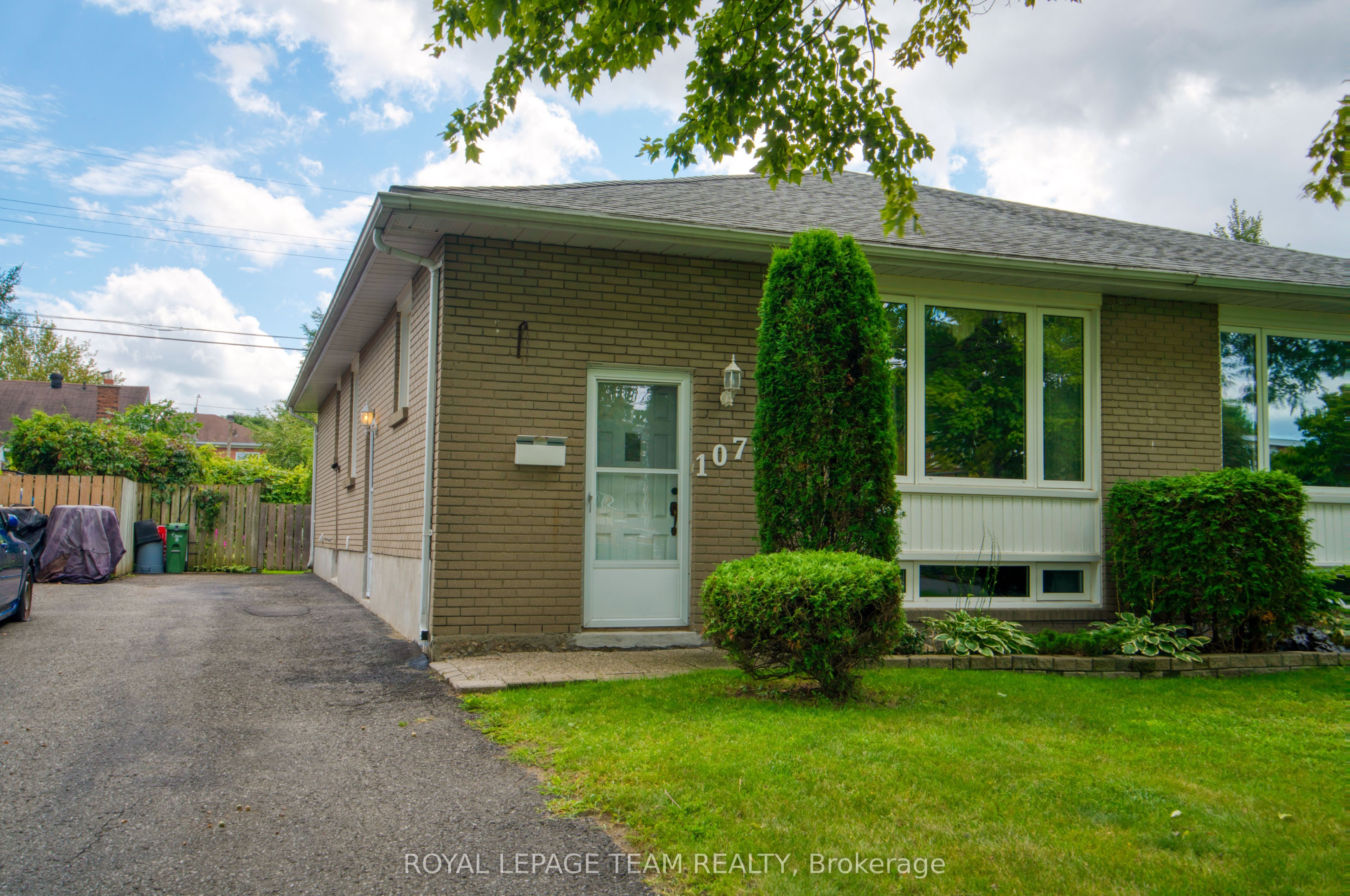 1072 Aldea Avenue, Billings Bridge - Riverside Park and Area, ON K1H 8B9