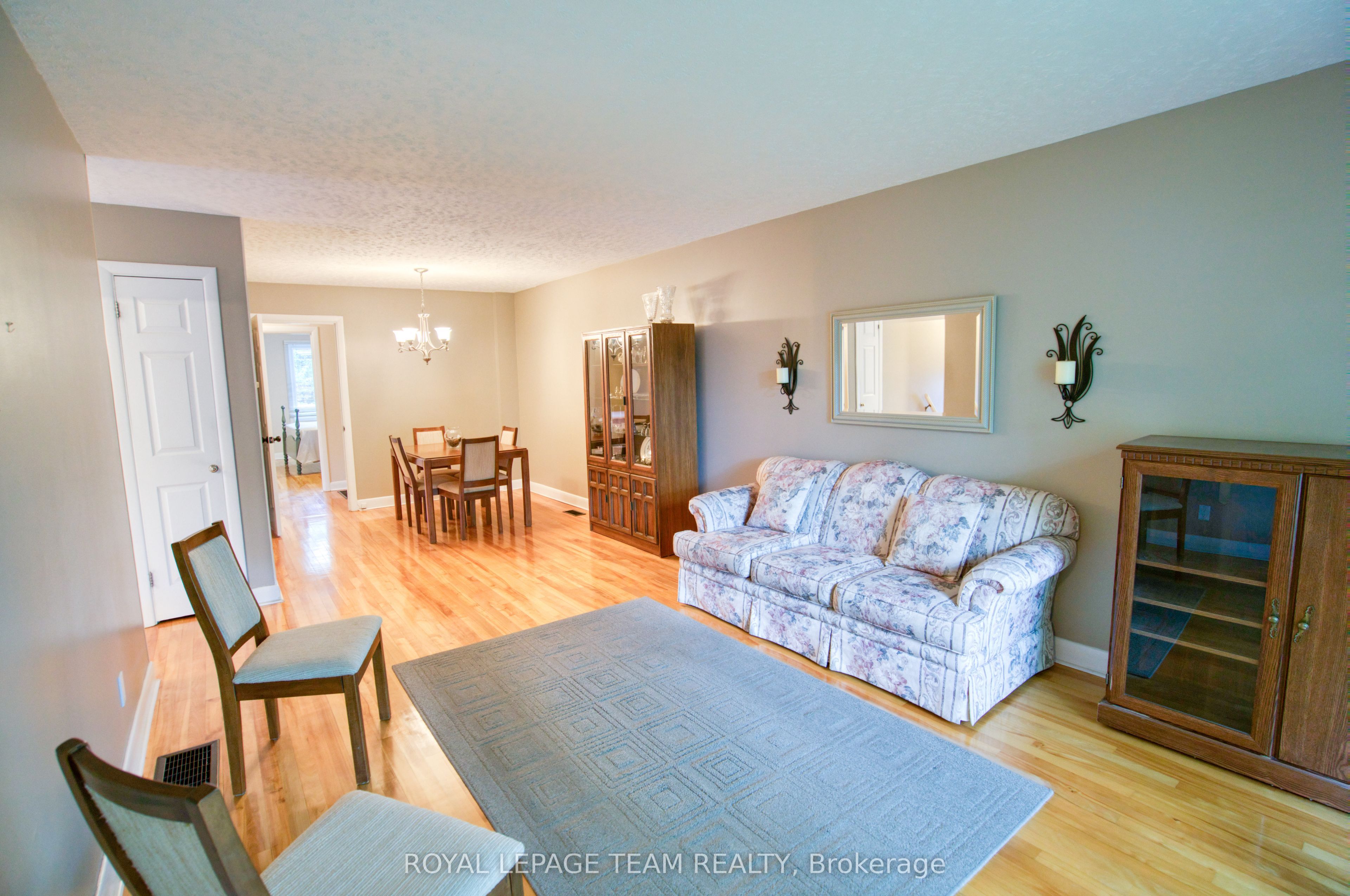 1072 Aldea Avenue, Billings Bridge - Riverside Park and Area, ON K1H 8B9 photo 5