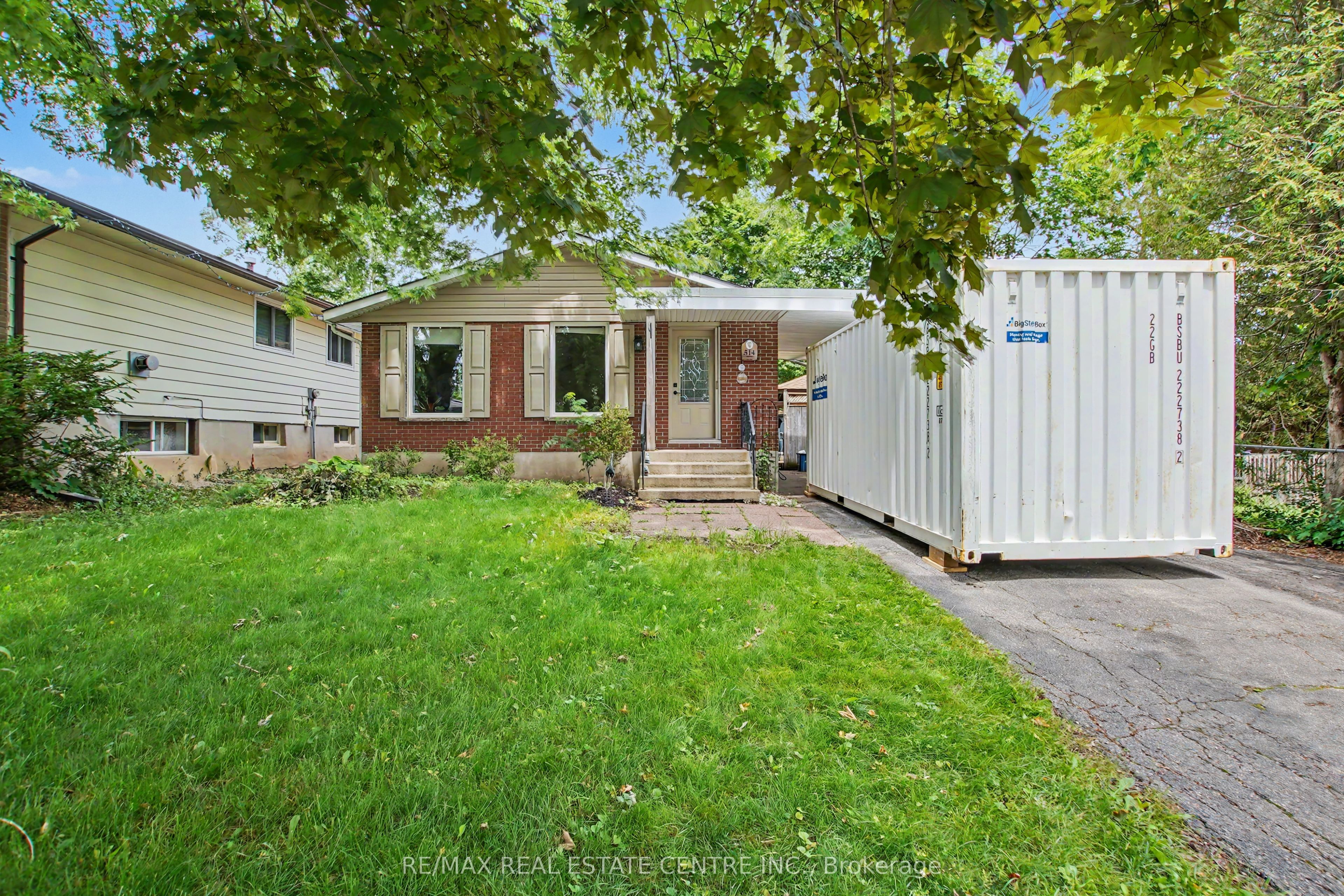 514 Havelock Drive, Waterloo, ON N2L 4N7 photo 2