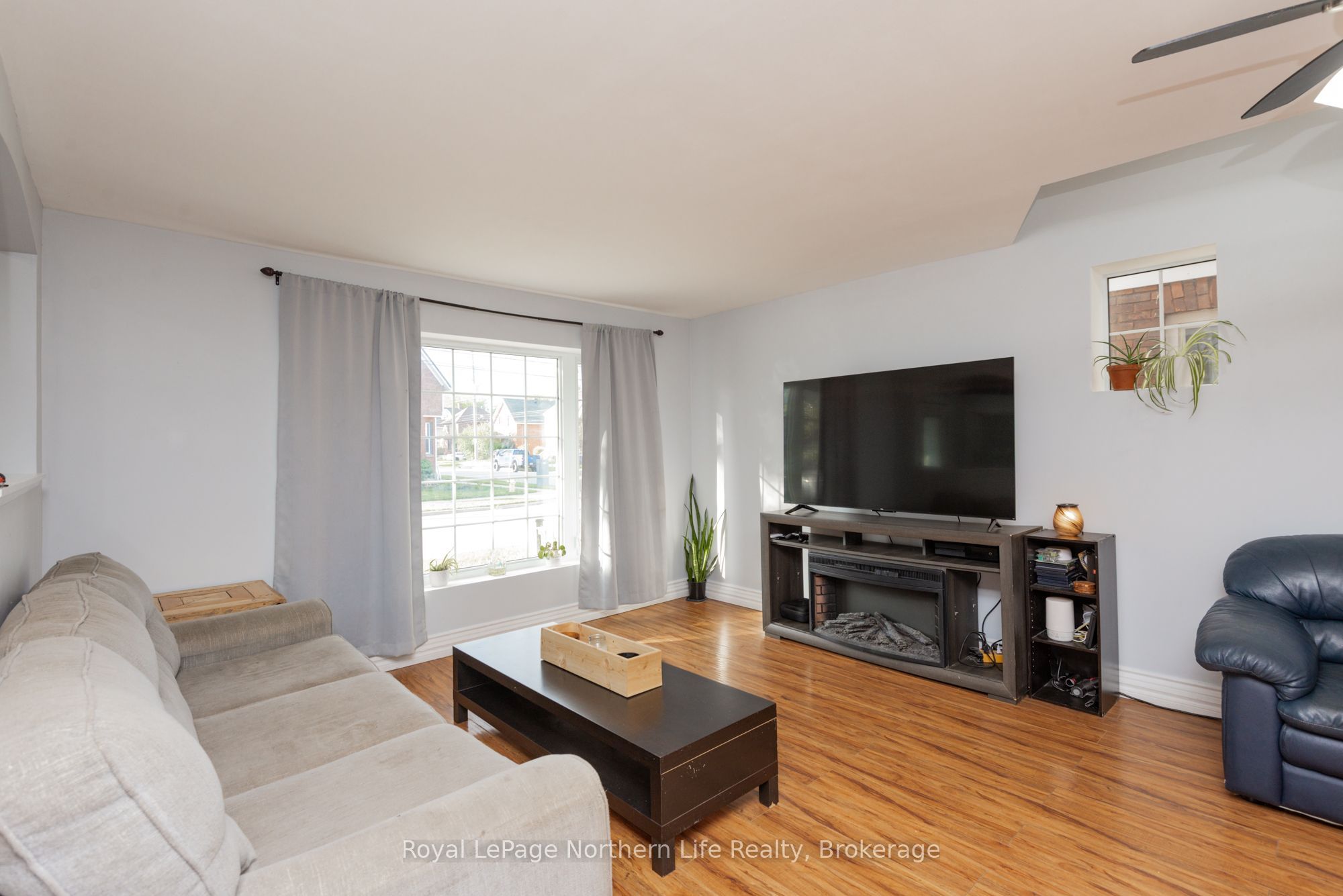 583 Wyld Street, North Bay, ON P1B 1Z8 photo 3