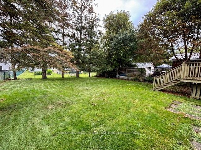 355 Oak Street, Gananoque, ON K7G 2R7 photo 4