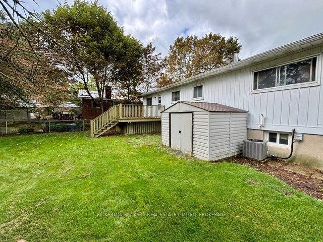 355 Oak Street, Gananoque, ON K7G 2R7 photo 5