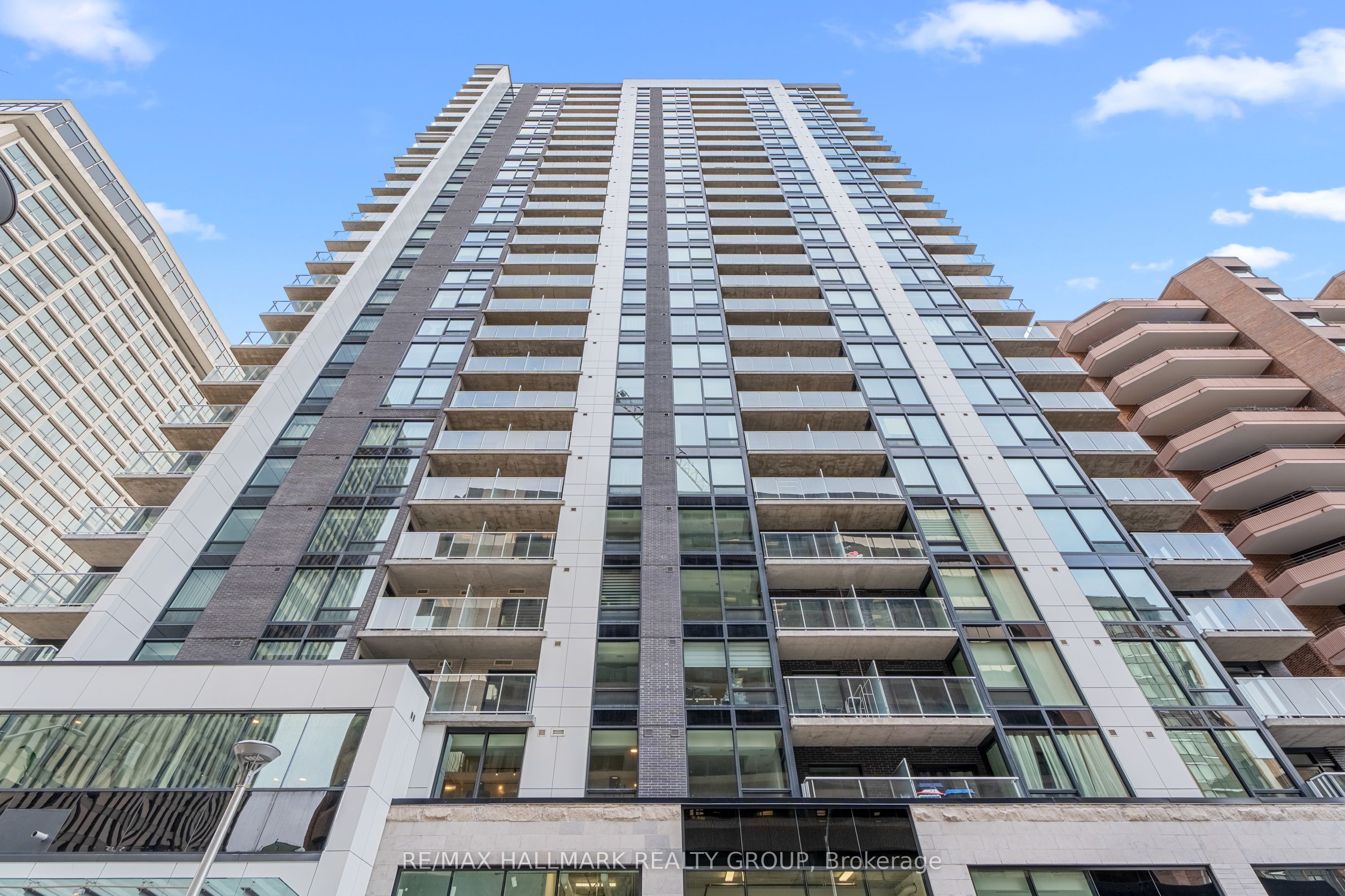 340 QUEEN Street 1403, Ottawa Centre, ON K1R 0G1 photo 2