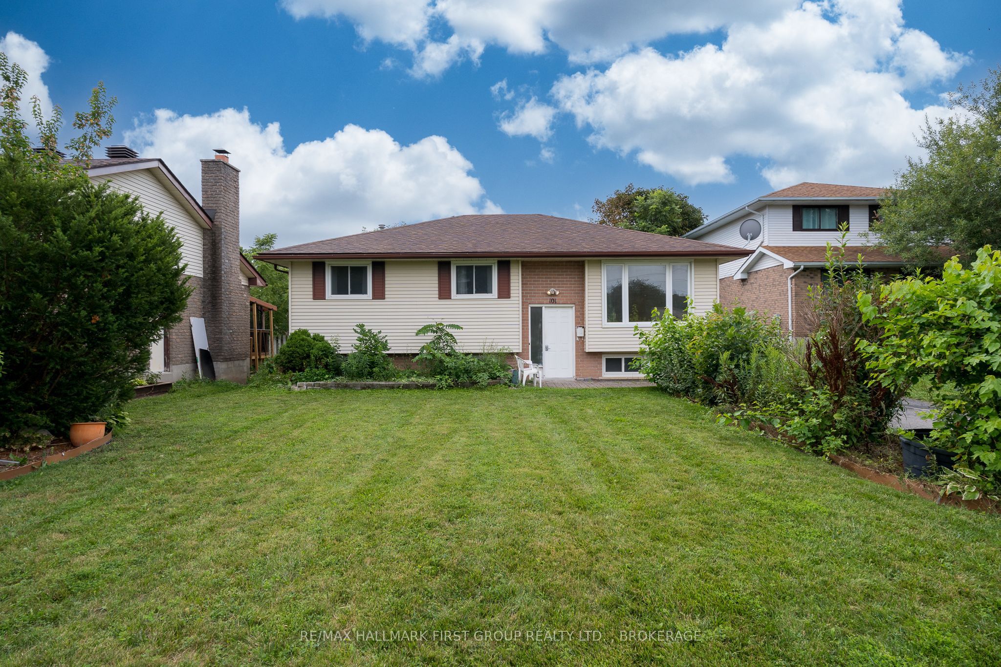 101 Cascade Boulevard, Belleville, ON K8P 4X5