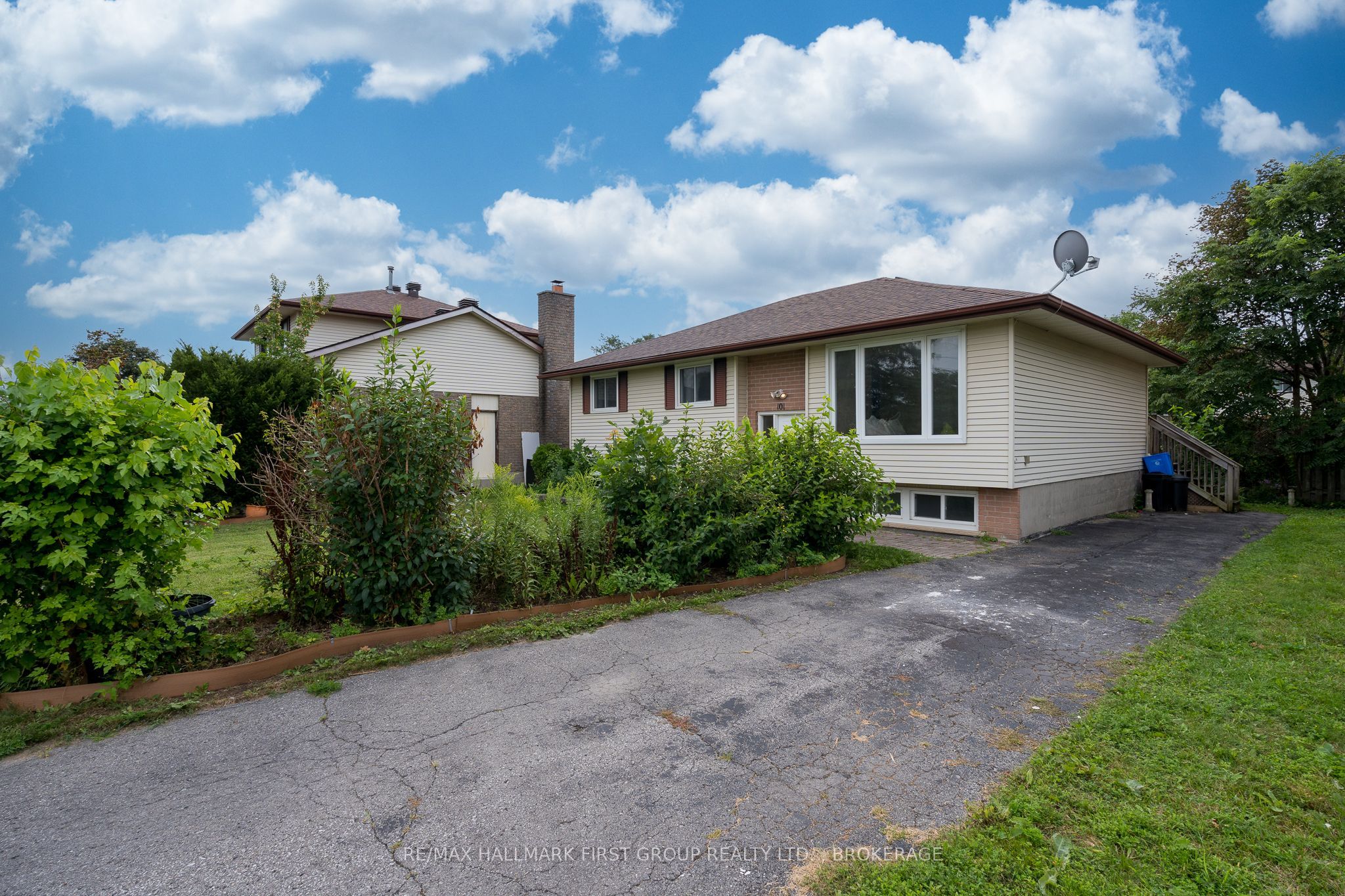 101 Cascade Boulevard, Belleville, ON K8P 4X5 photo 3