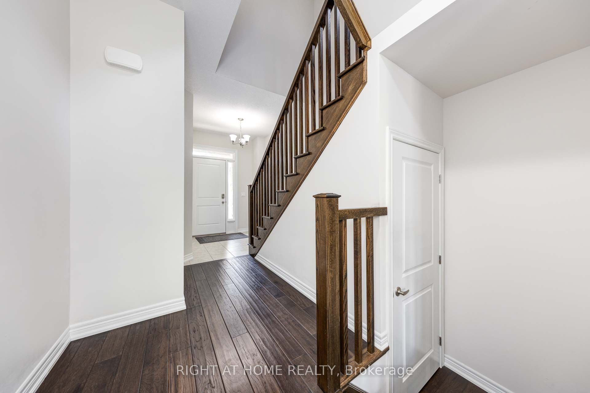 71 Southshore Crescent, Hamilton, ON L8E 0J3 photo 4