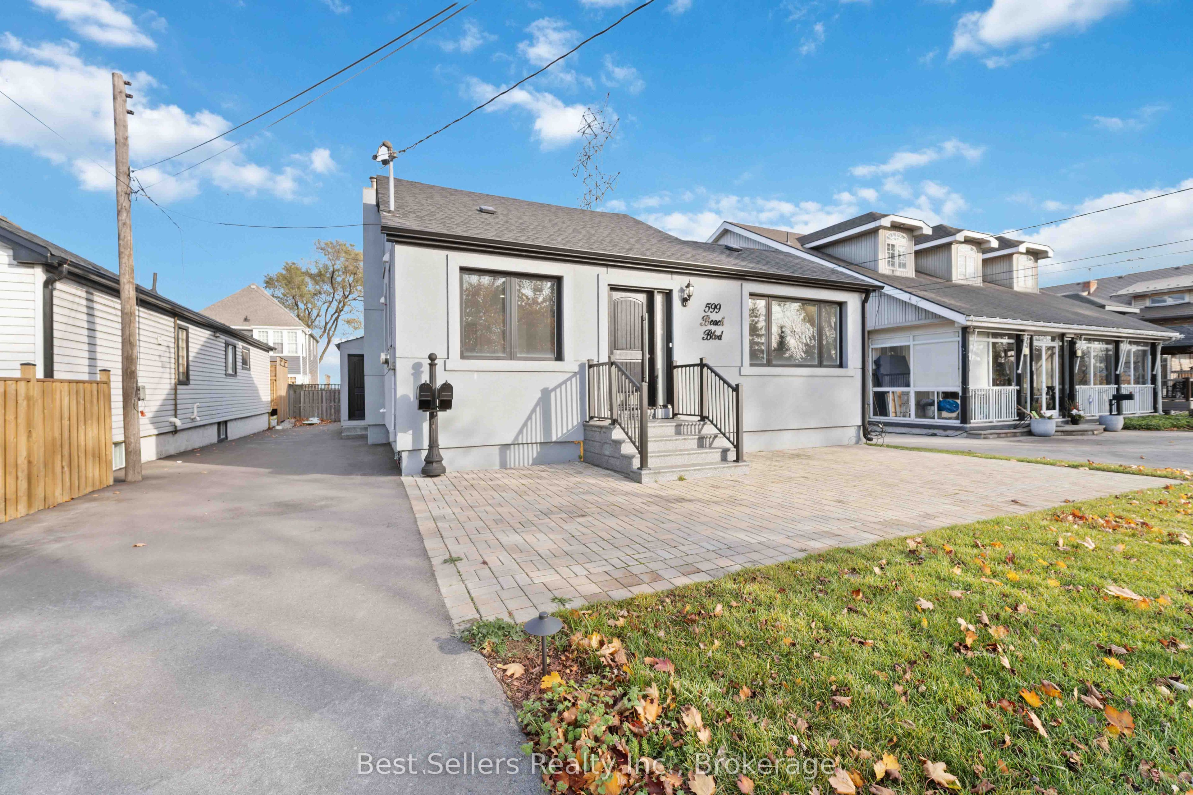 599 Beach Boulevard A, Hamilton, ON L8H 6X8 photo 2