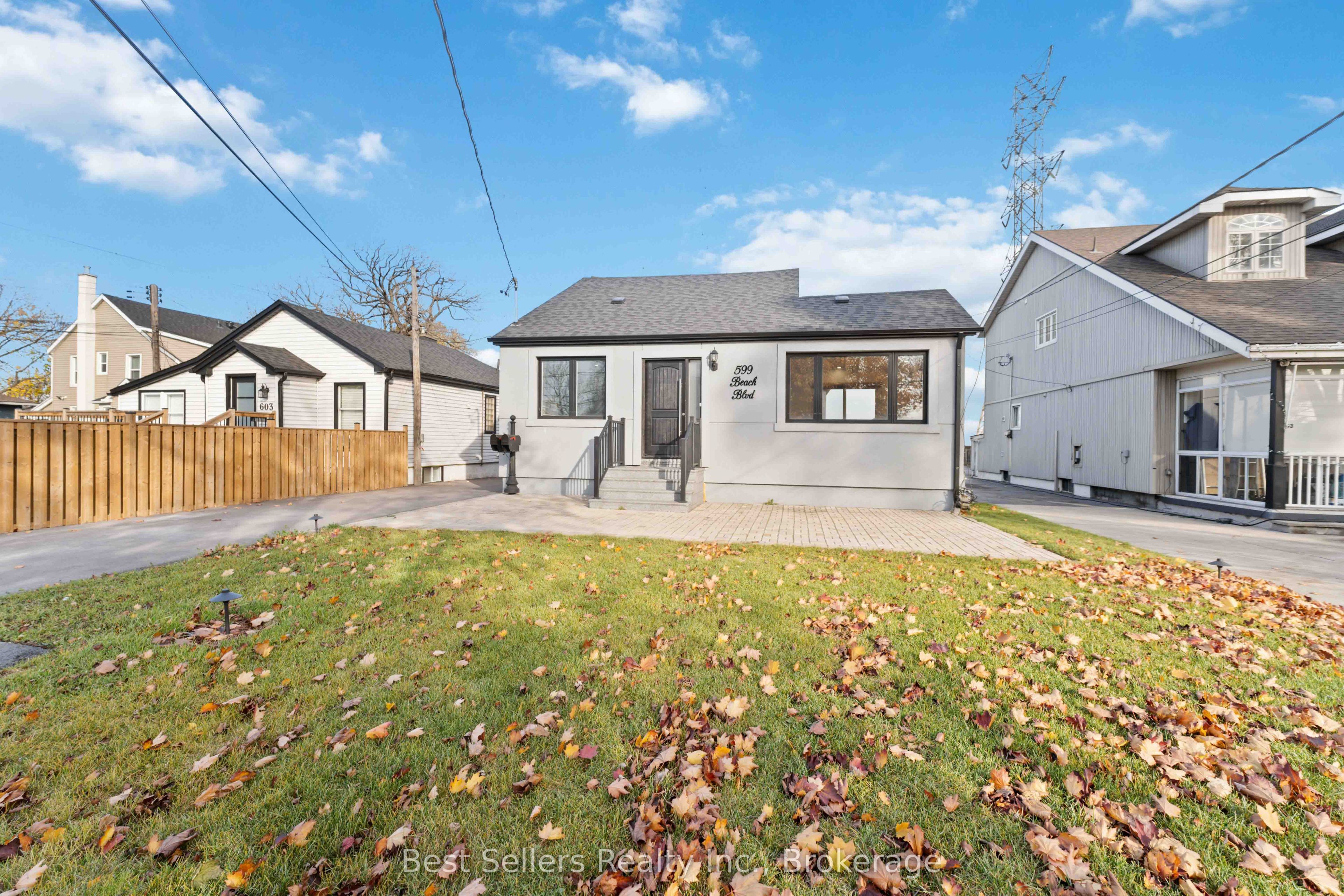 599 Beach Boulevard A, Hamilton, ON L8H 6X8 photo 3