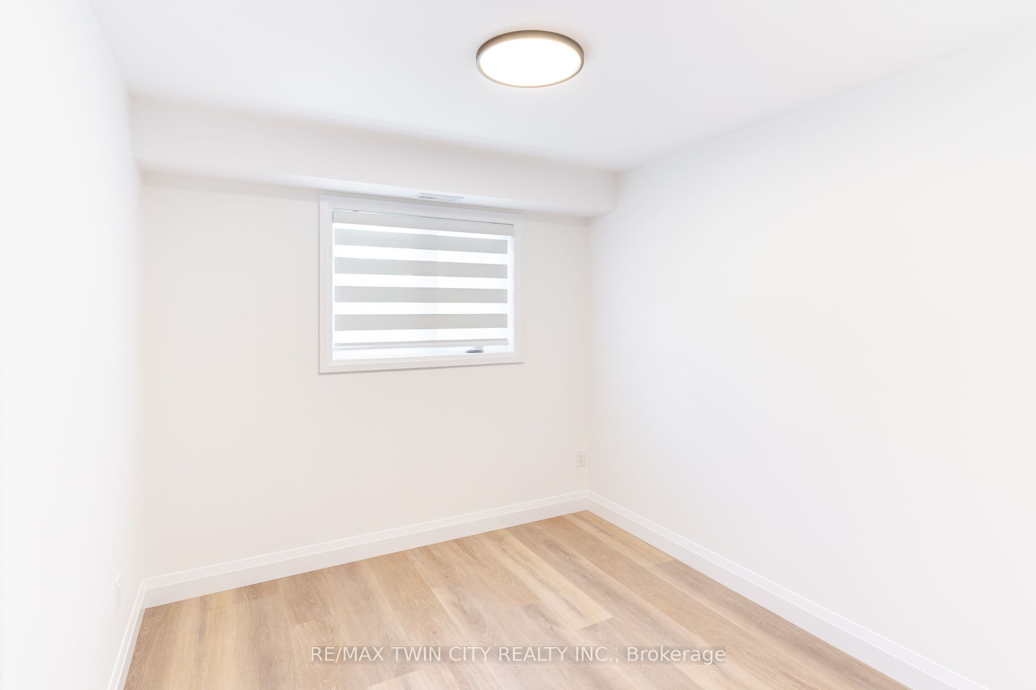 825 Stirling Avenue S 3, Kitchener, ON N2M 3K4 photo 3