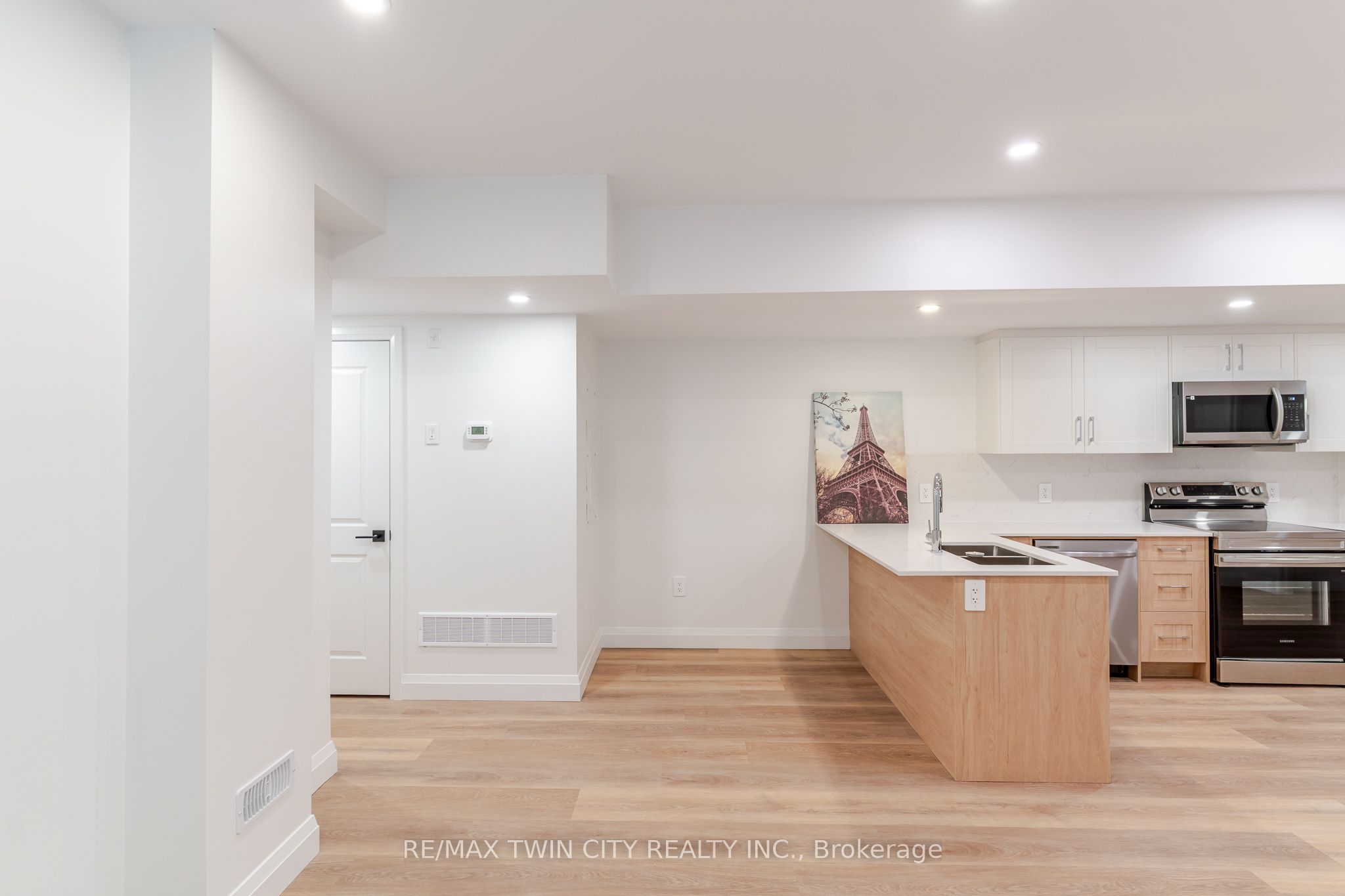 220 Heiman Street 4, Kitchener, ON N2M 3M3 photo 3