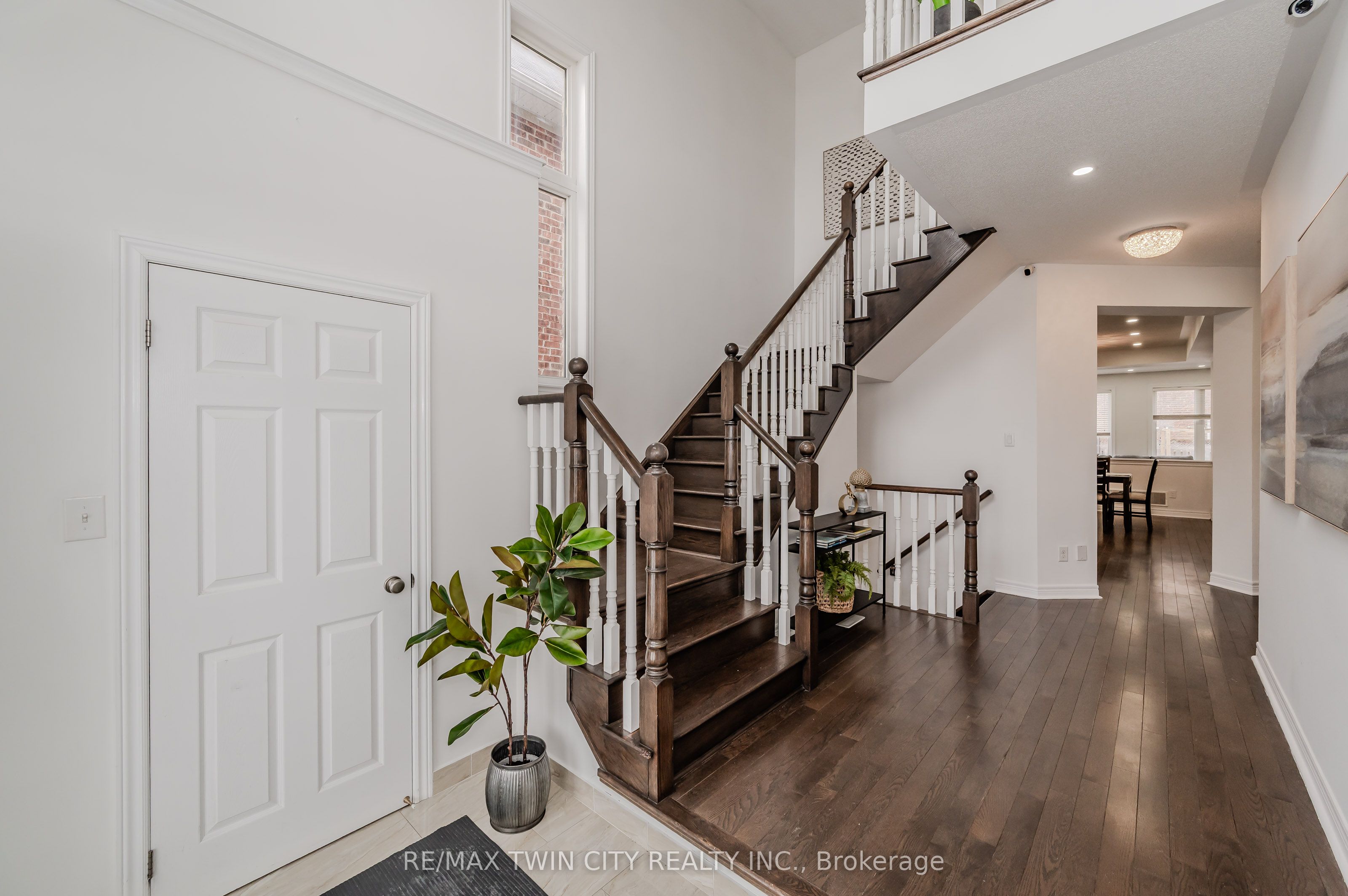 498 Thomas Slee Drive, Kitchener, ON N2P 2Y1 photo 5