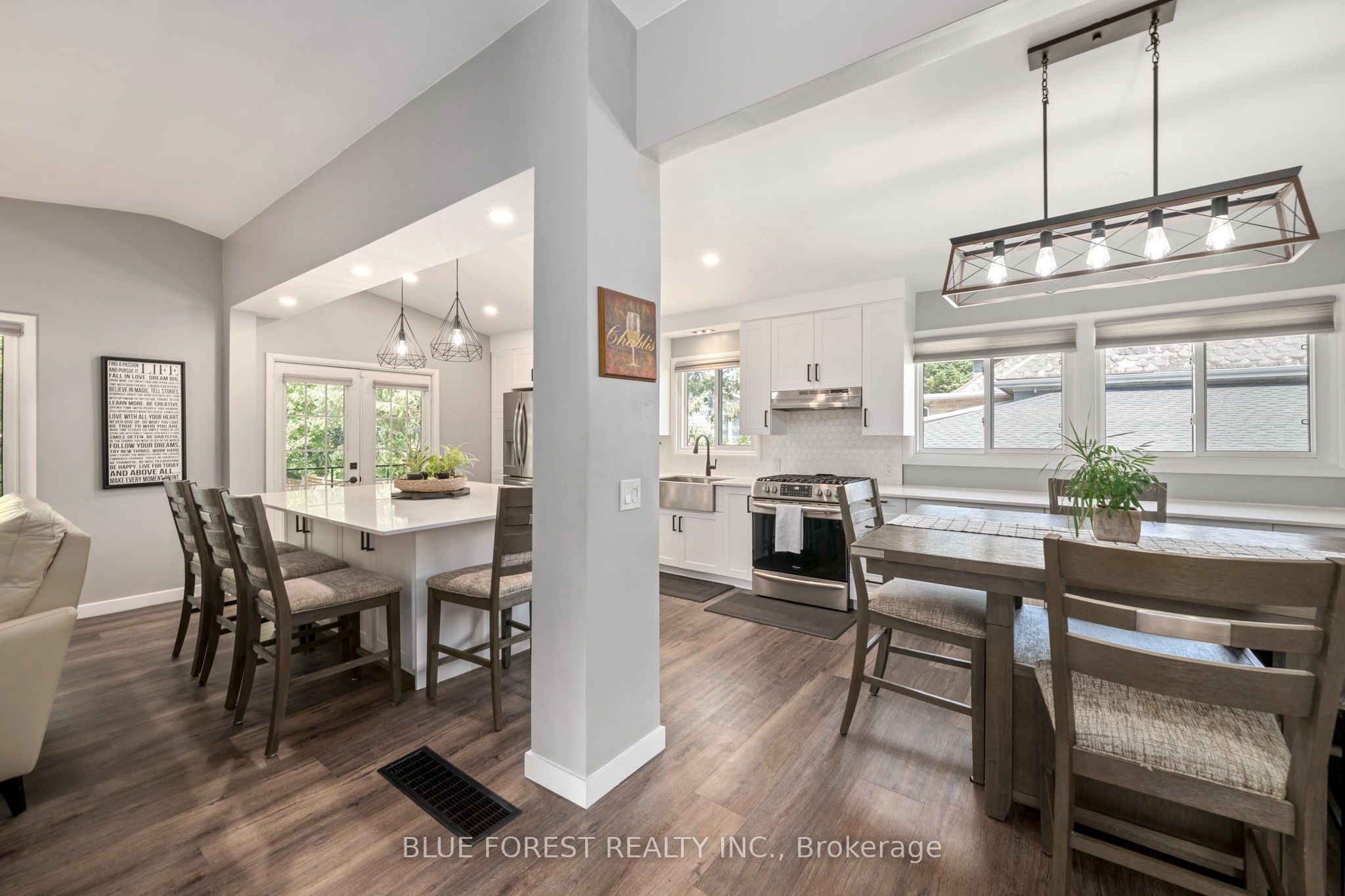 273 Saulsbury Street, Strathroy-Caradoc, ON N7G 2B1 photo 4
