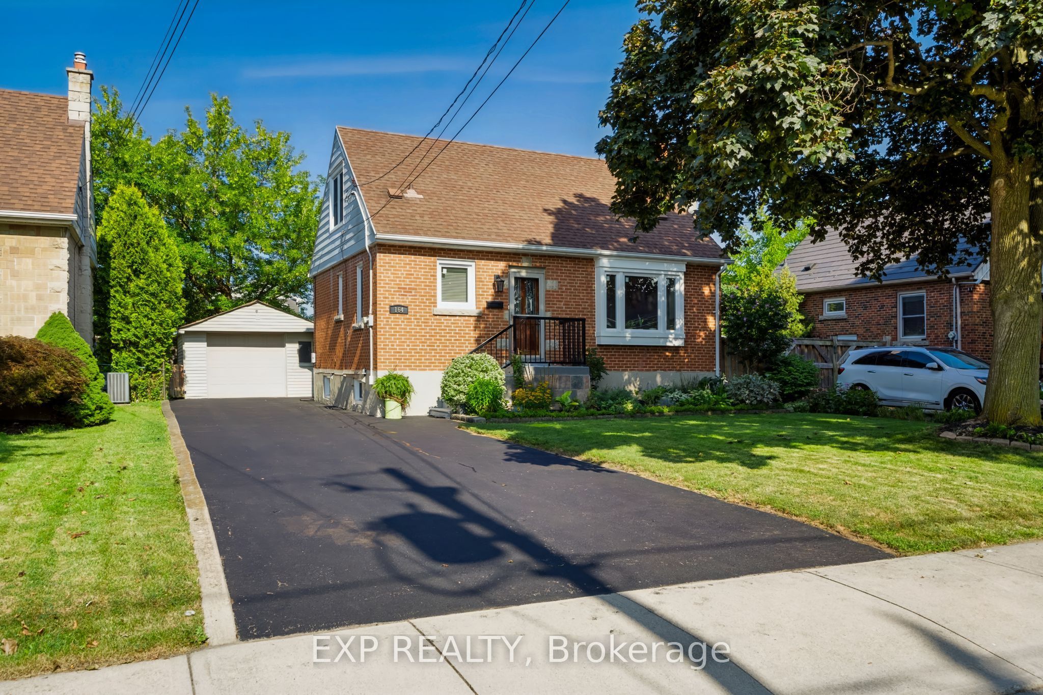 164 Charlotte Street, Hamilton, ON L8K 4V4
