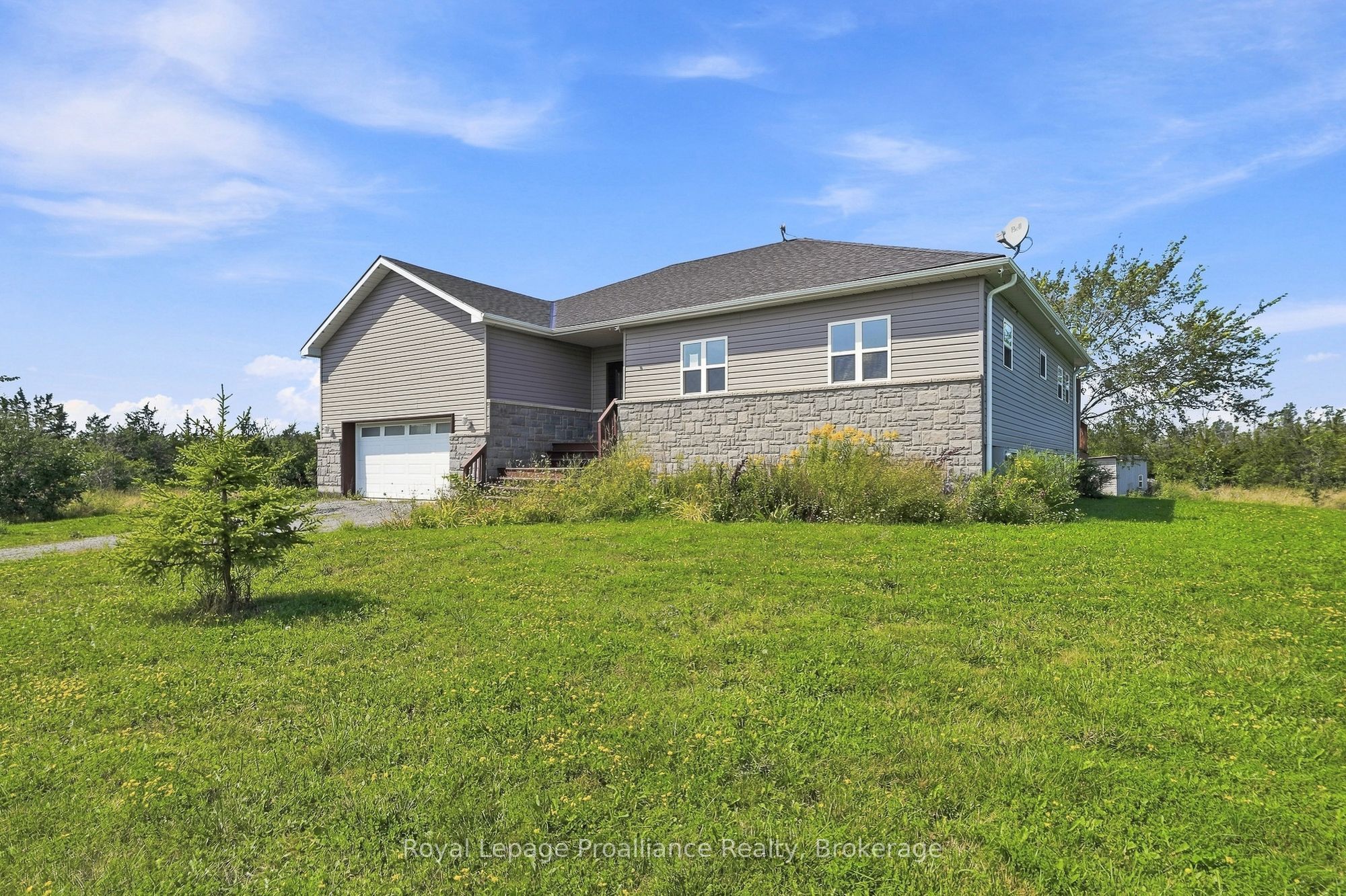402 Black Road, Prince Edward County, ON K0K 1W0 photo 2