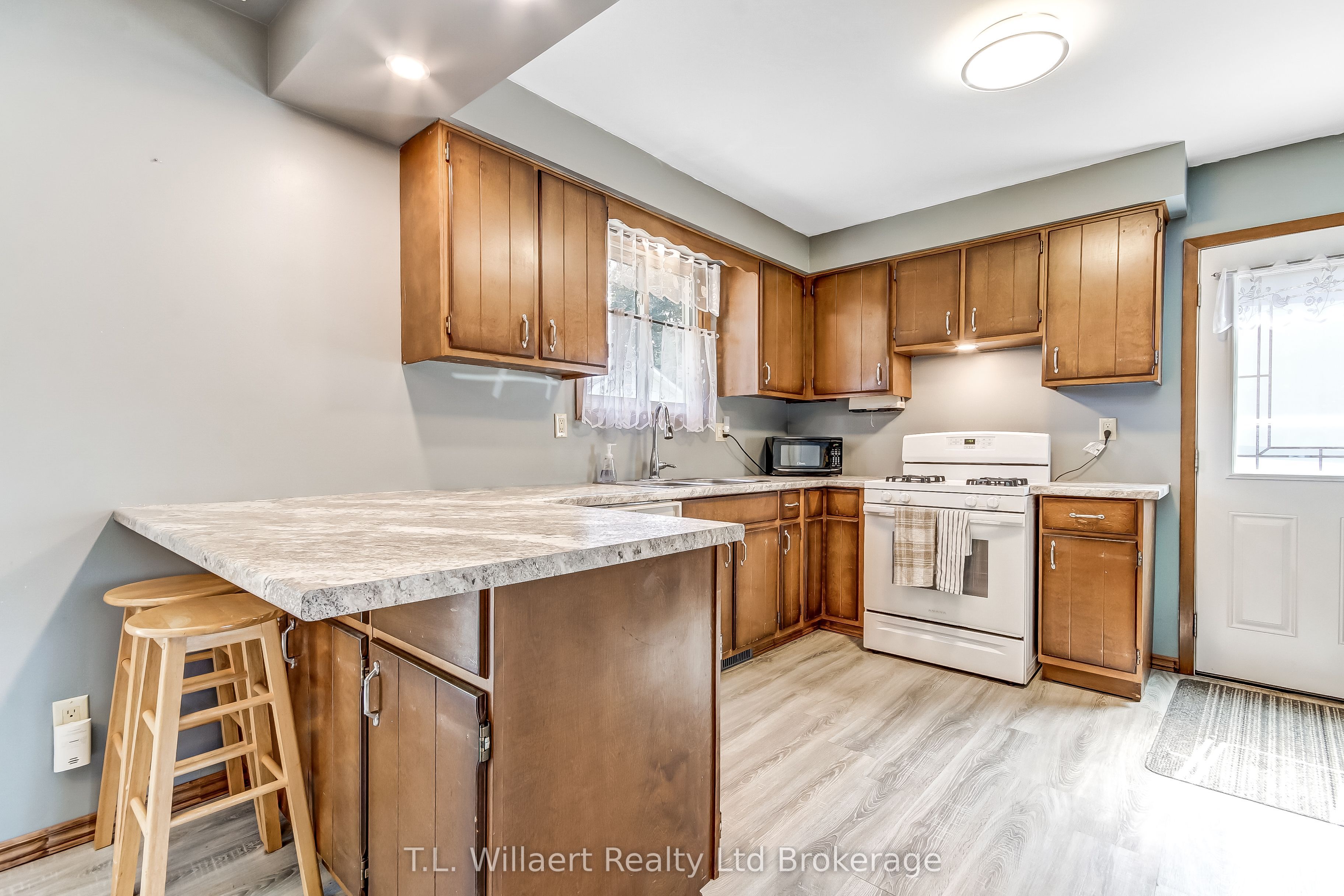 12 Alba Avenue, Tillsonburg, ON N4G 4K1 photo 5