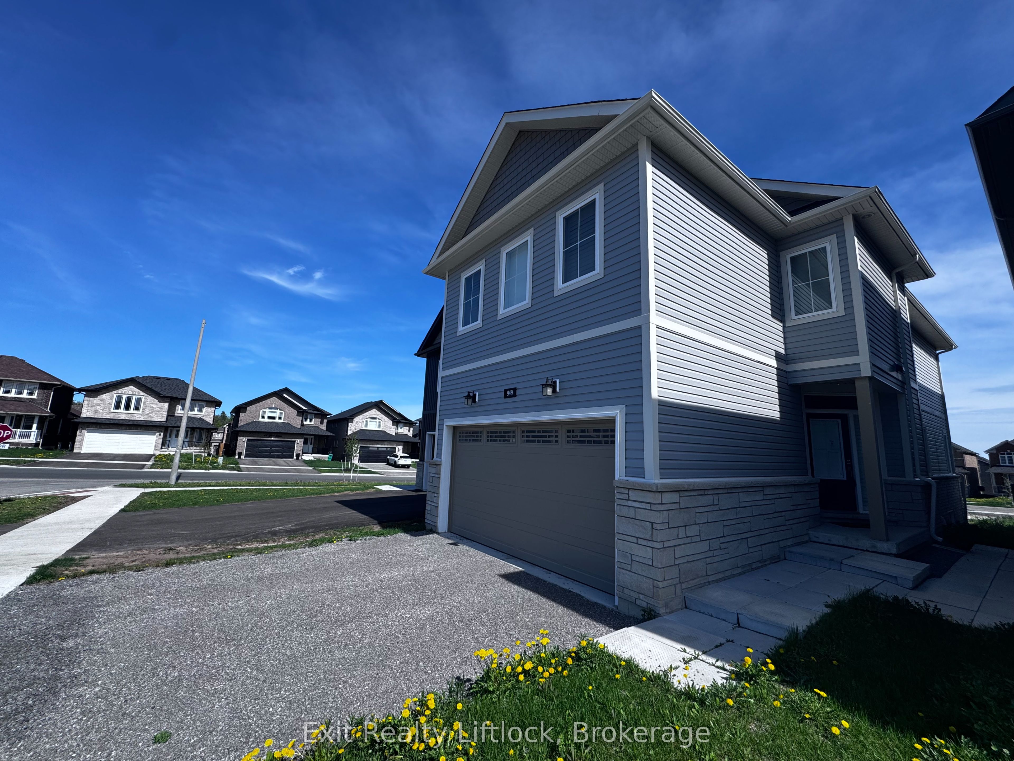 949 Bamford Terrace, Peterborough, ON K9K 0H1 photo 2