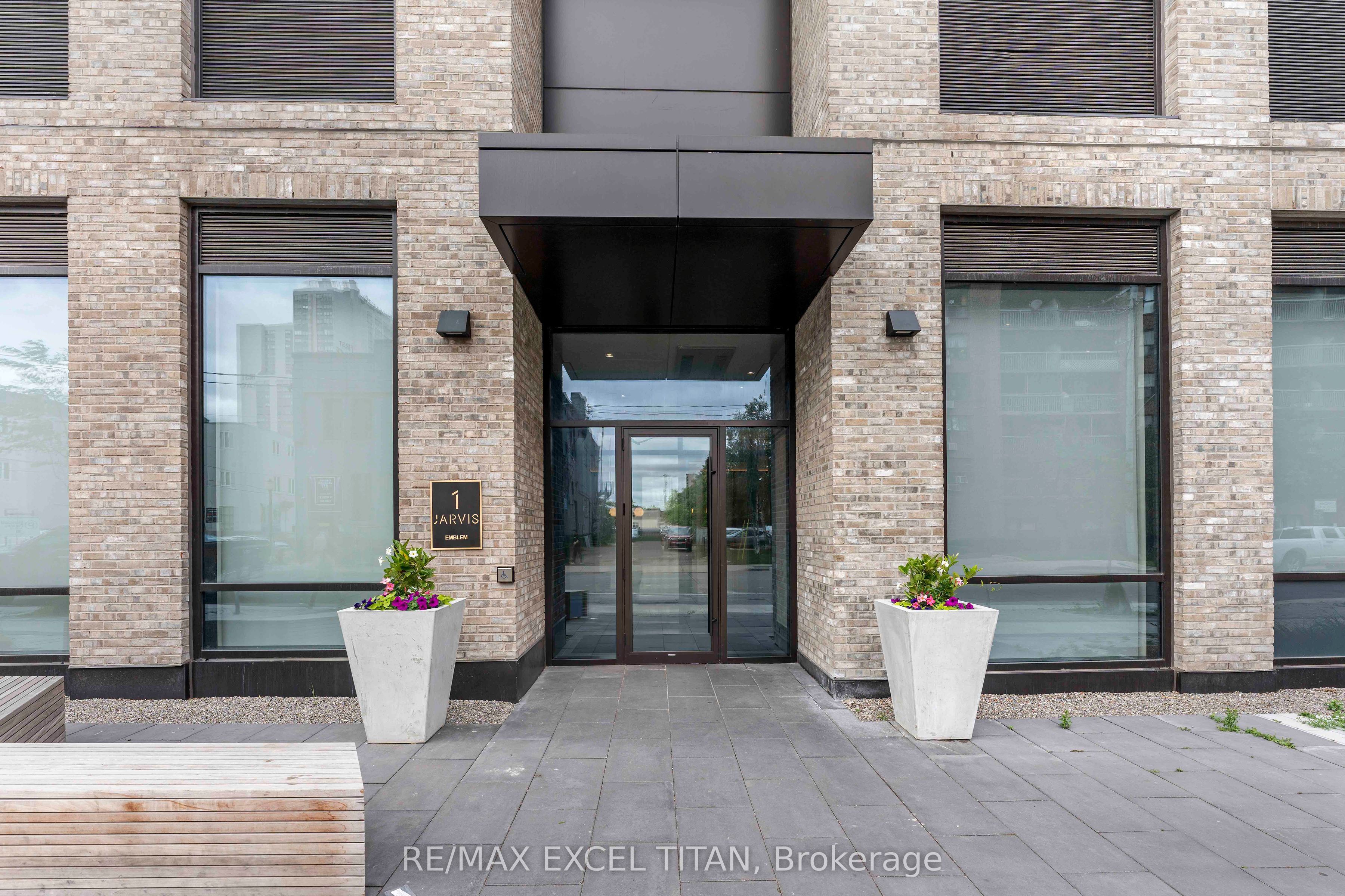 1 Jarvis Street 614, Hamilton, ON L8R 3J2 photo 3
