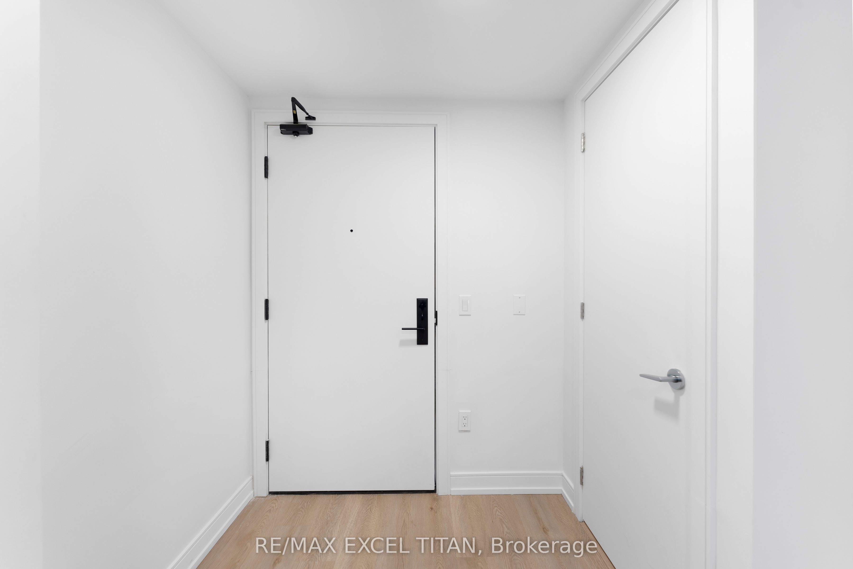 1 Jarvis Street 614, Hamilton, ON L8R 3J2 photo 4