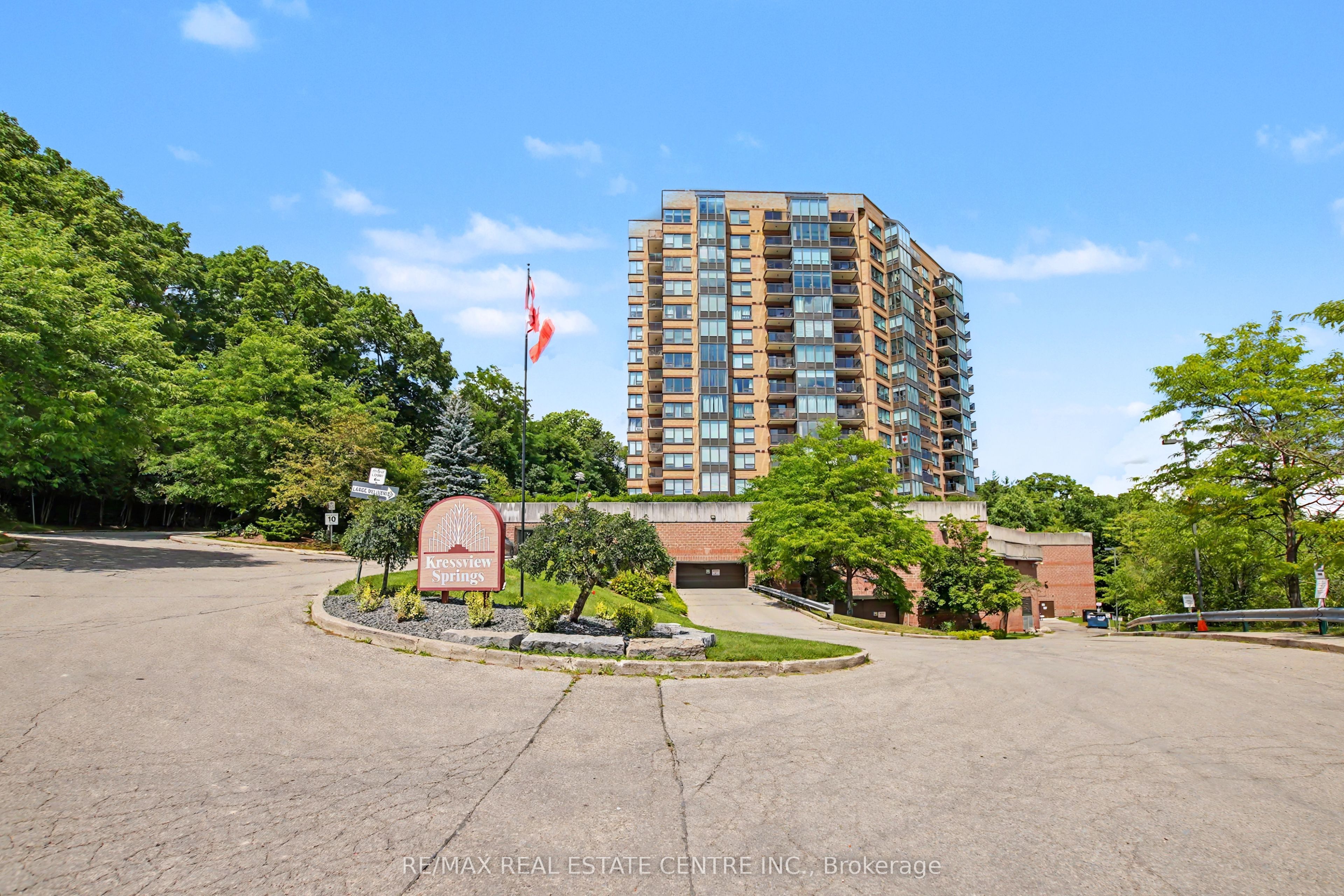 237 King Street W 608, Cambridge, ON N3H 5L2
