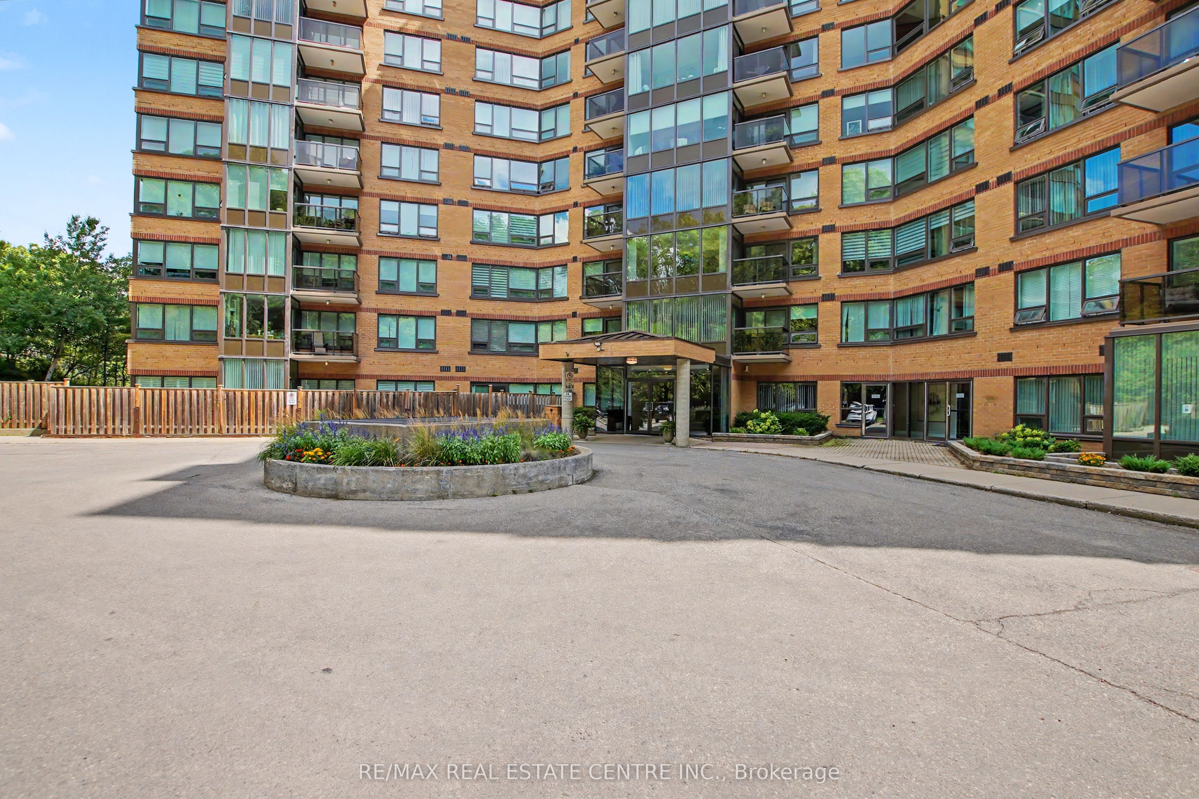 237 King Street W 608, Cambridge, ON N3H 5L2 photo 3