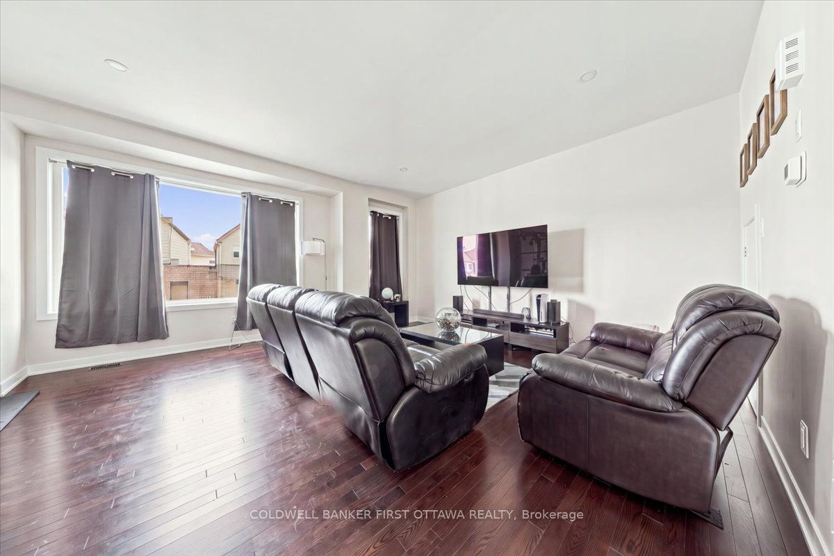 380 Appalachian Circle, Barrhaven, ON K2J 6X3 photo 4