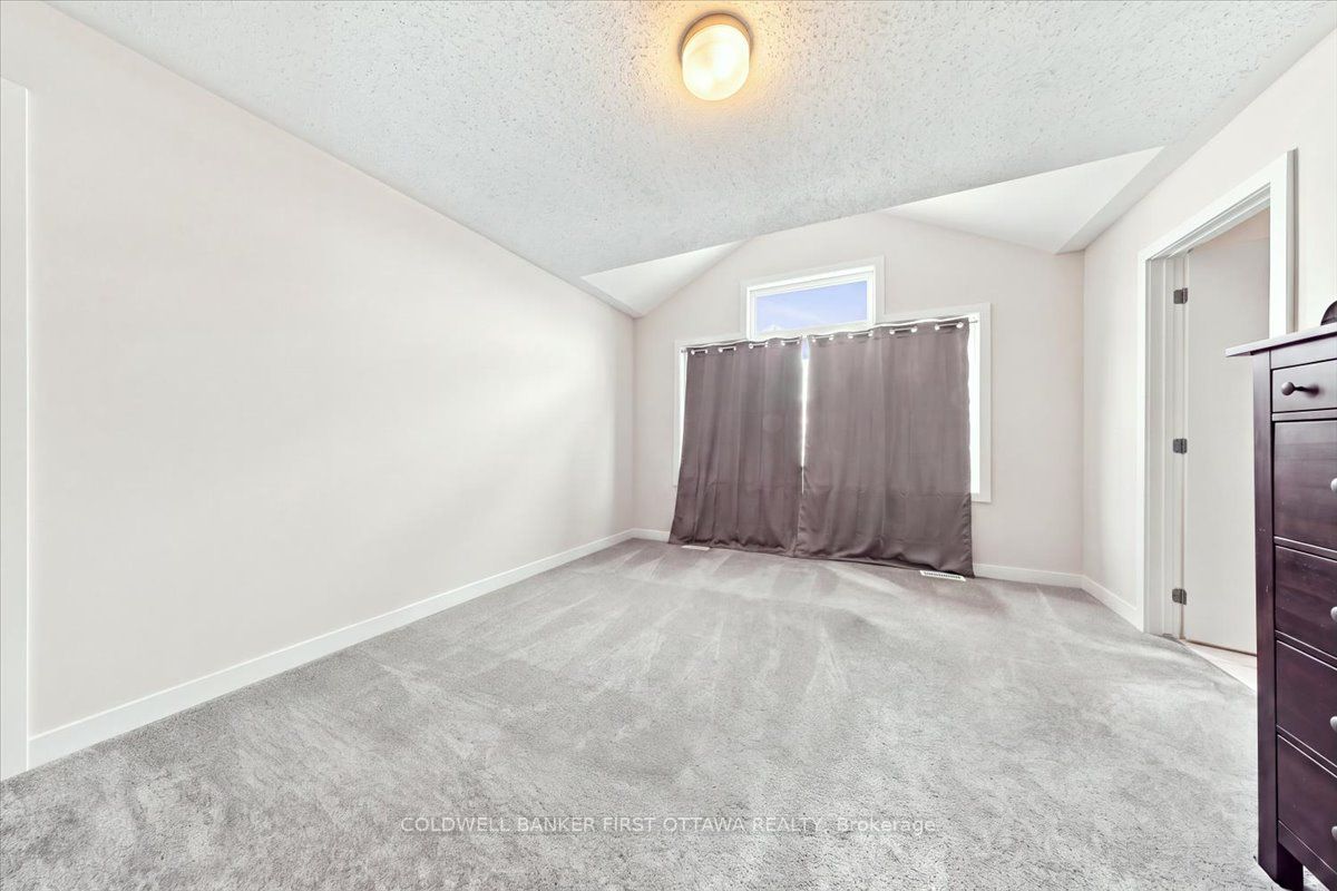 380 Appalachian Circle, Barrhaven, ON K2J 6X3 photo 5