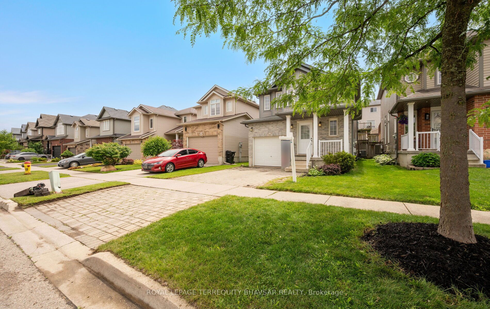 111 Parkvale Drive, Kitchener, ON N2R 1Z6 photo 3