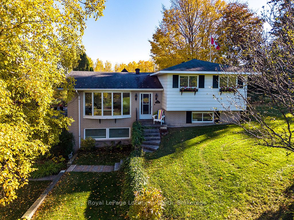 15 Wellington Street S, Blue Mountains, ON N0H 2P0 photo 2