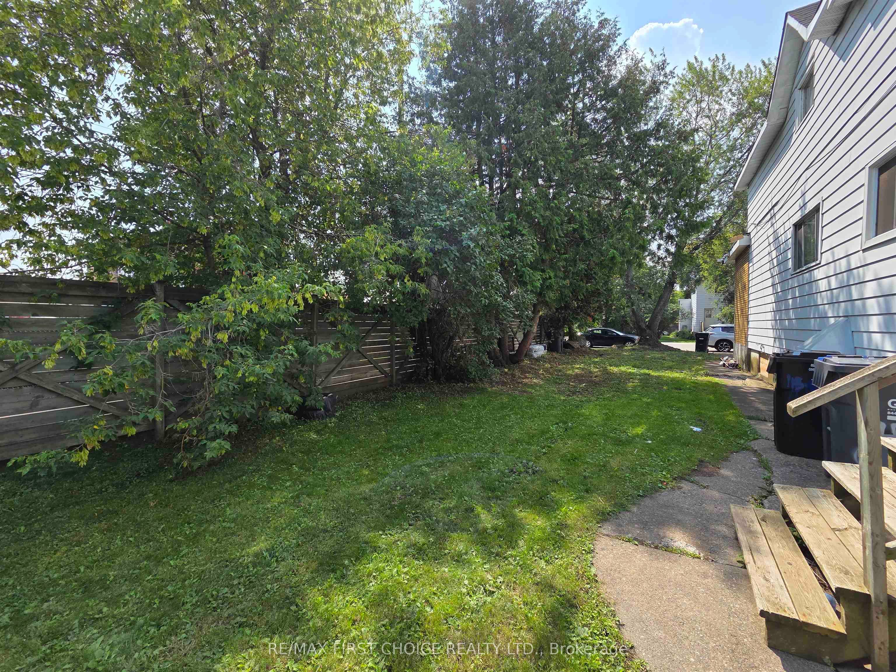 115 Cameron Street, Thunder Bay, ON P7C 2G7 photo 2