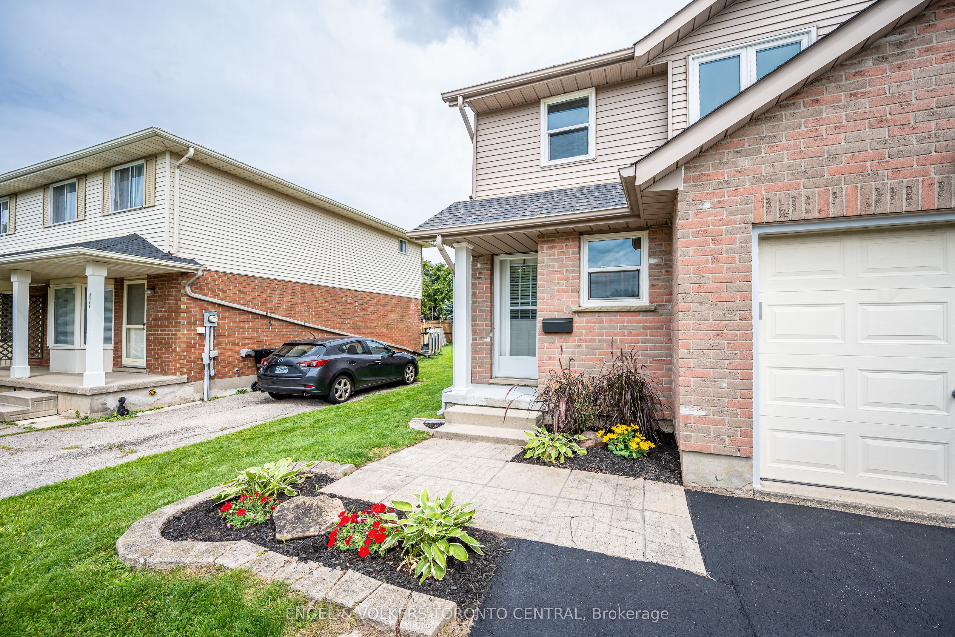 601 Pinerow Crescent, Waterloo, ON N2T 2K6 photo 2
