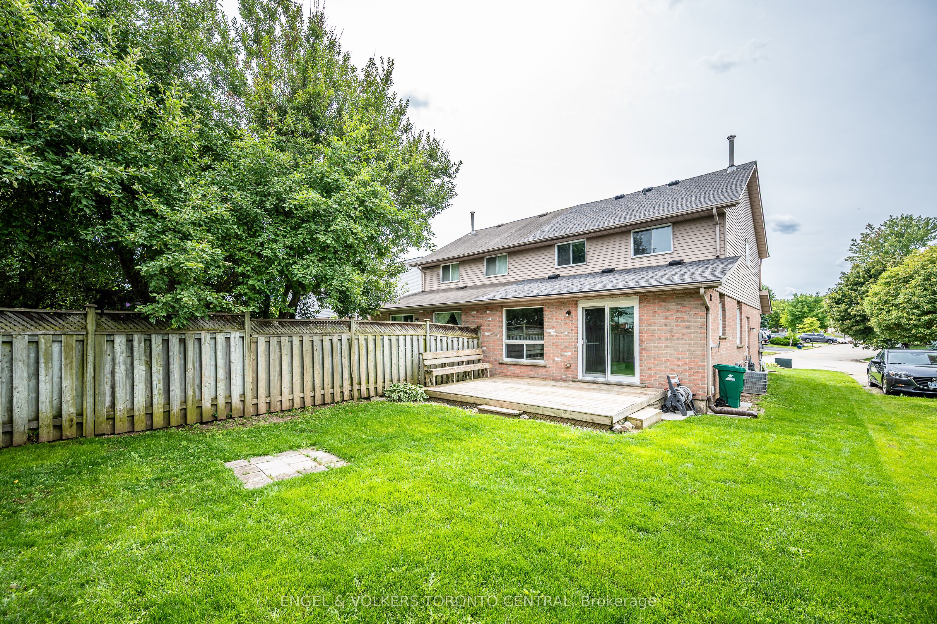 601 Pinerow Crescent, Waterloo, ON N2T 2K6 photo 4