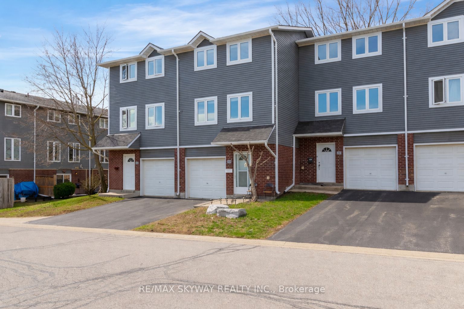 56 Harris Avenue B, Brantford, ON N3R 2E9 photo 2