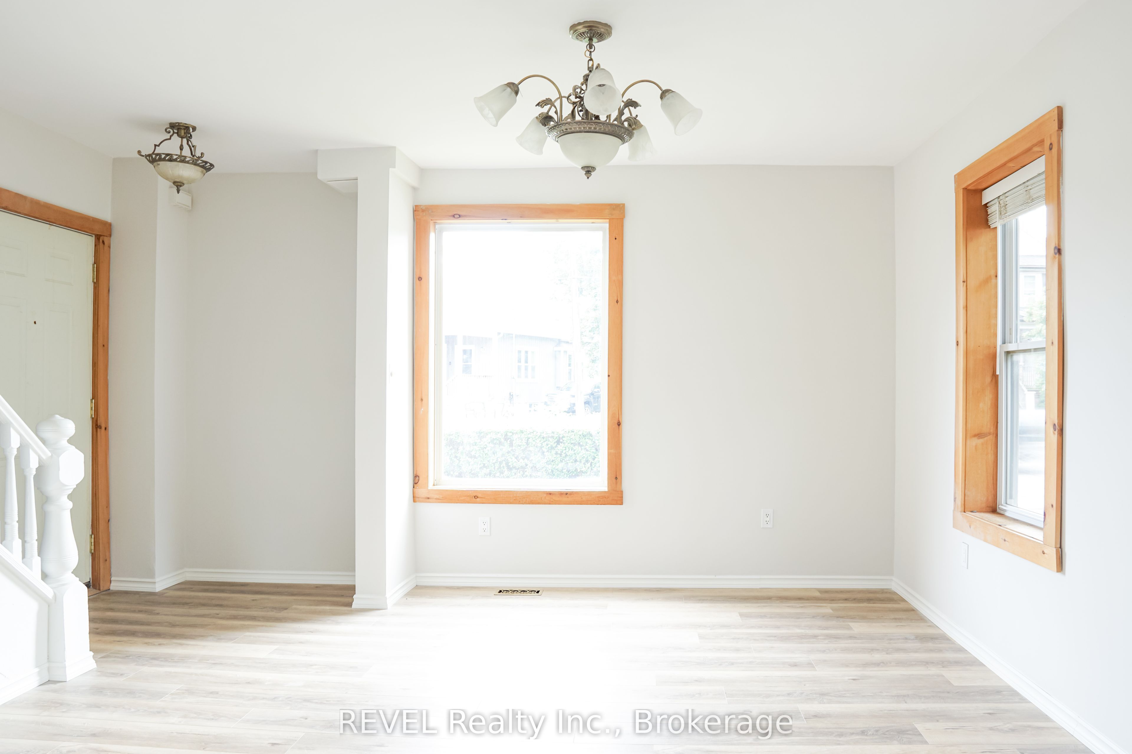 387 Glendale Avenue, St. Catharines, ON L2T 1C3 photo 3