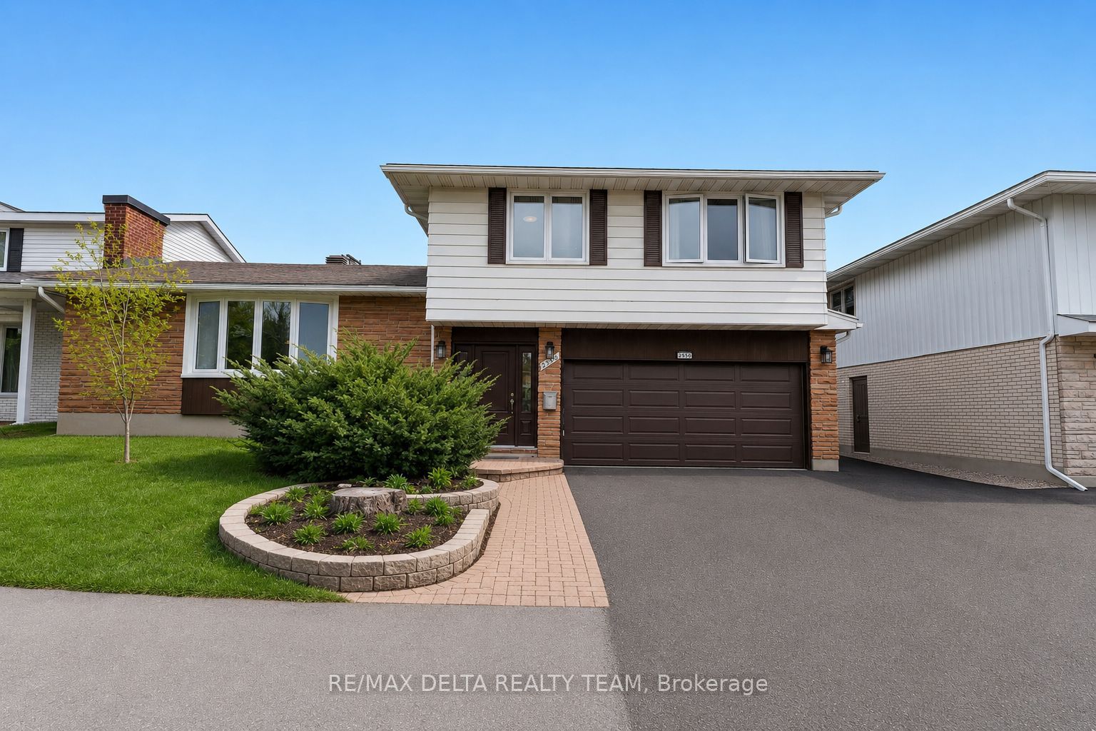 2350 Georgina Drive, Britannia Heights - Queensway Terrace N and Area, ON K2B 7M5 photo 2