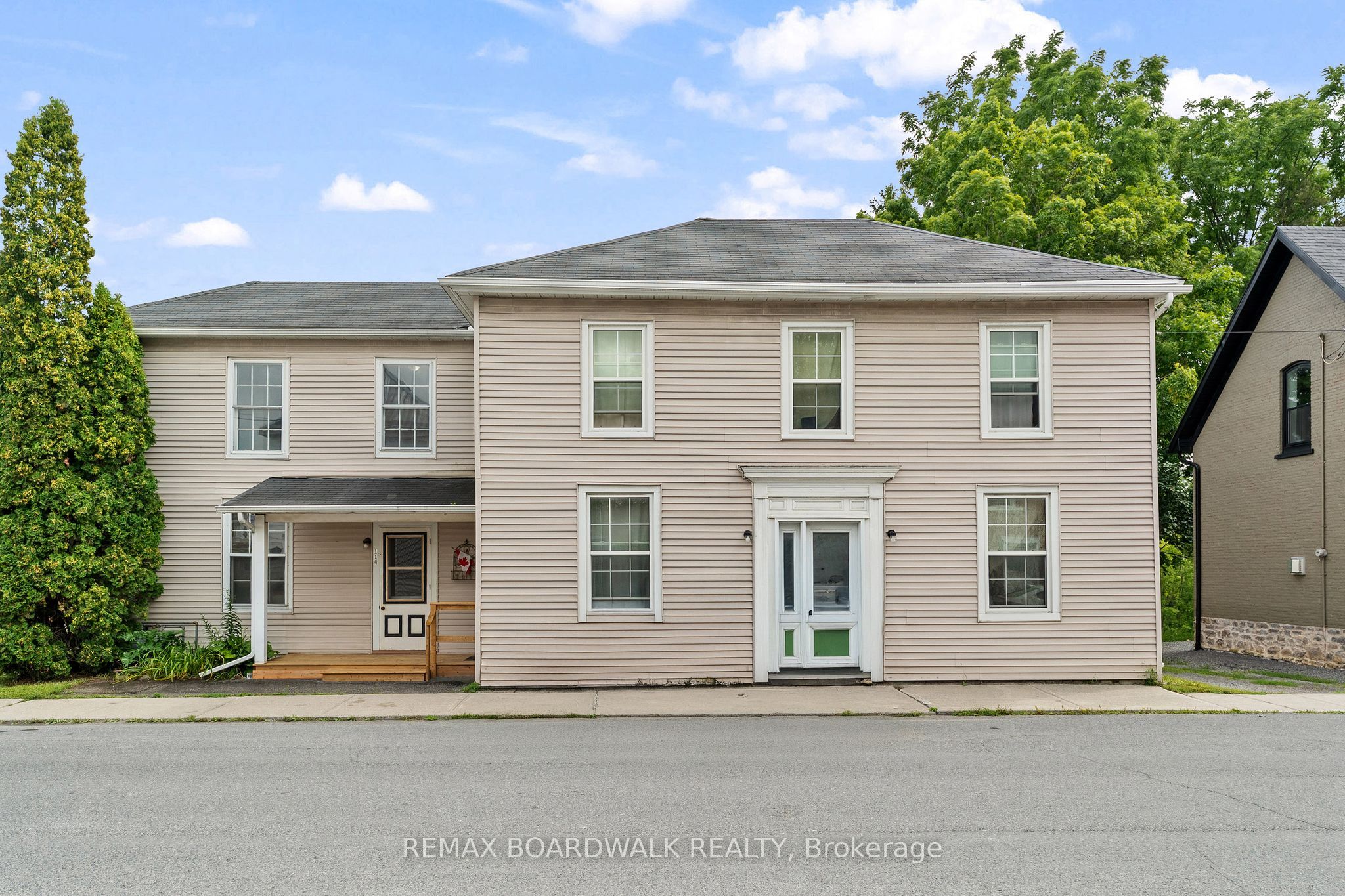 110-114 Clothier Street E, North Grenville, ON K0G 1J0 photo 2