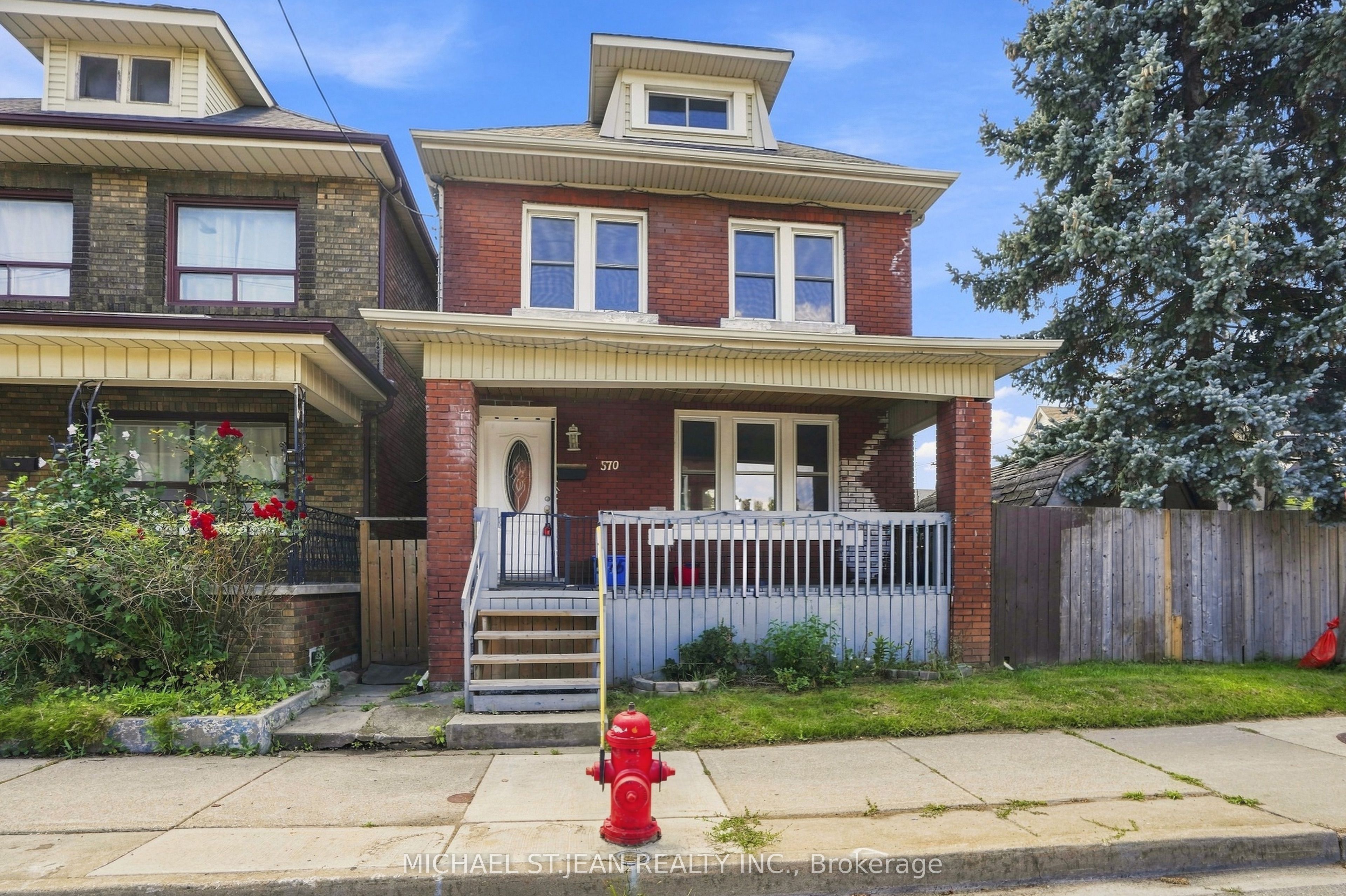 570 Cannon Street, Hamilton, ON L8L 2G4 photo 2