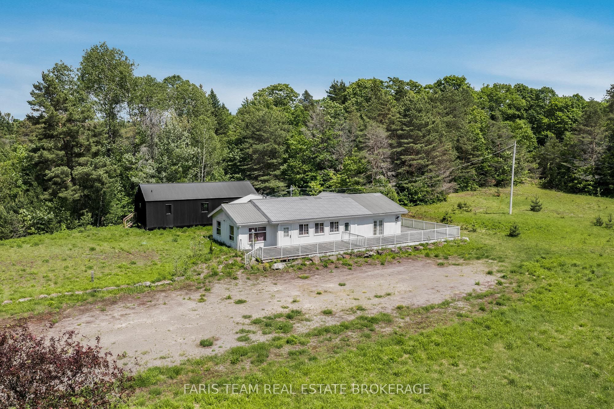 2180-2186 Highway 141, Muskoka Lakes, ON P0B 1L0