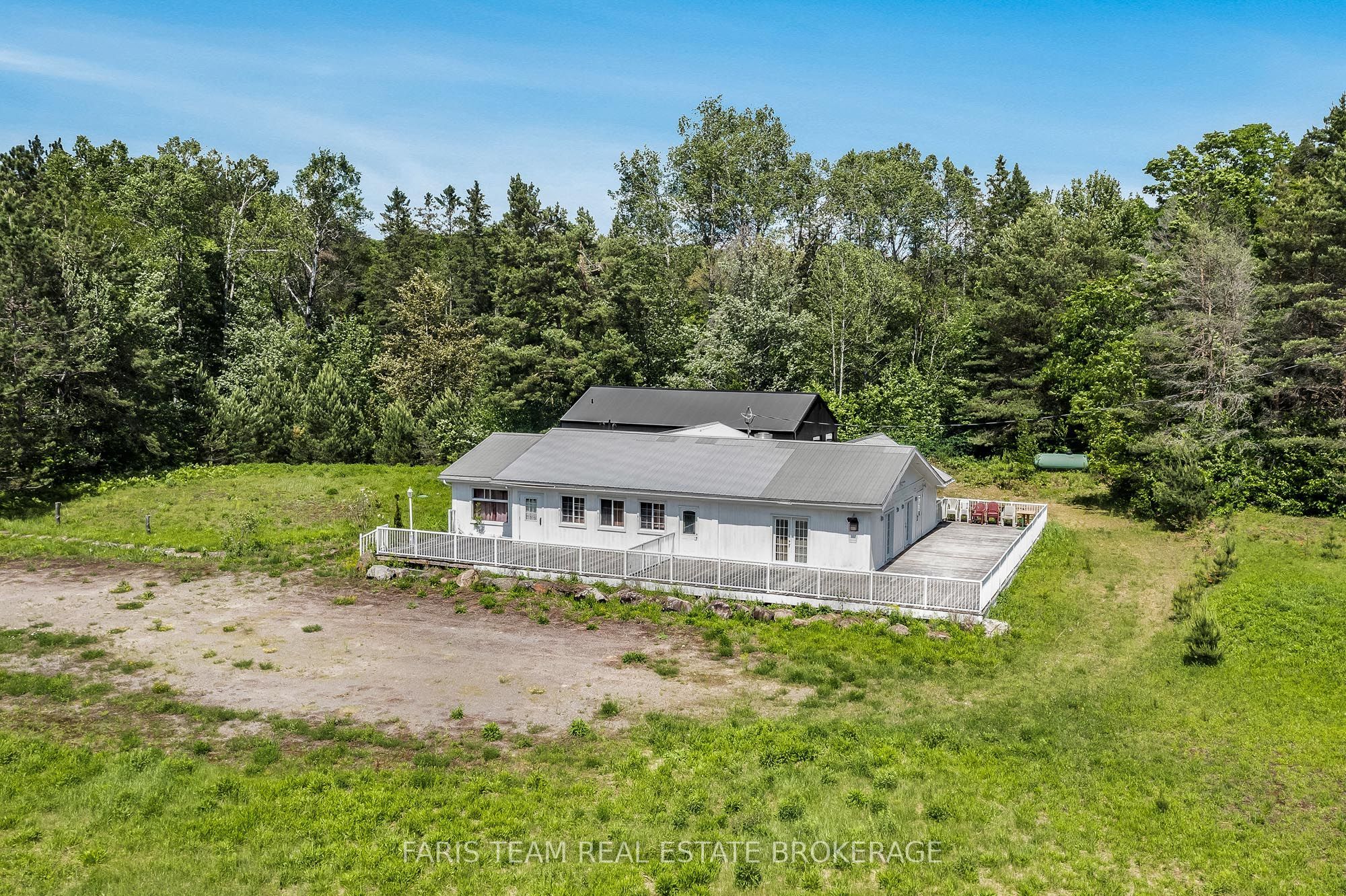 2180-2186 Highway 141, Muskoka Lakes, ON P0B 1L0 photo 2