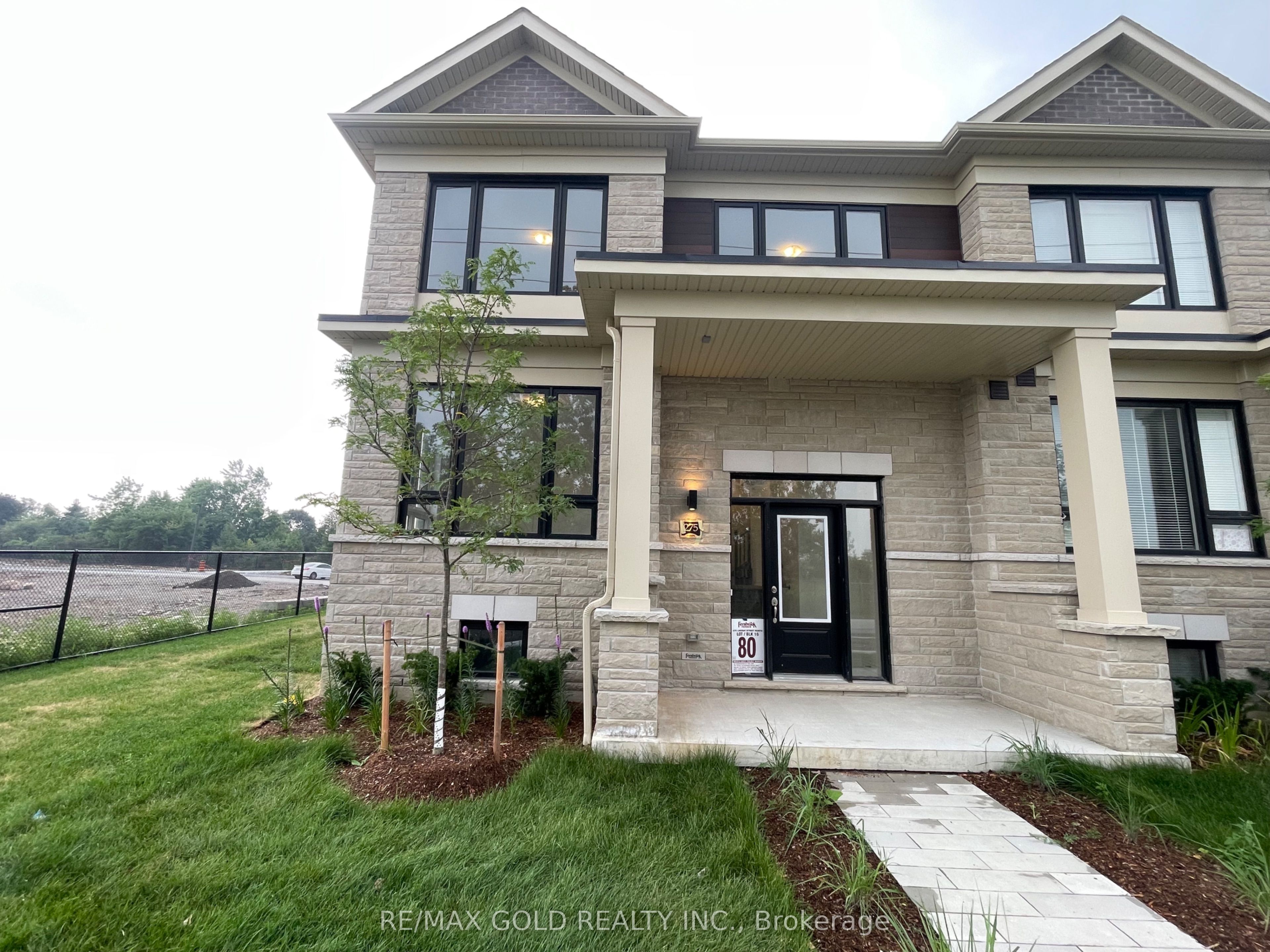 275 Lindsay Street N, Kawartha Lakes, ON K9V 0T4