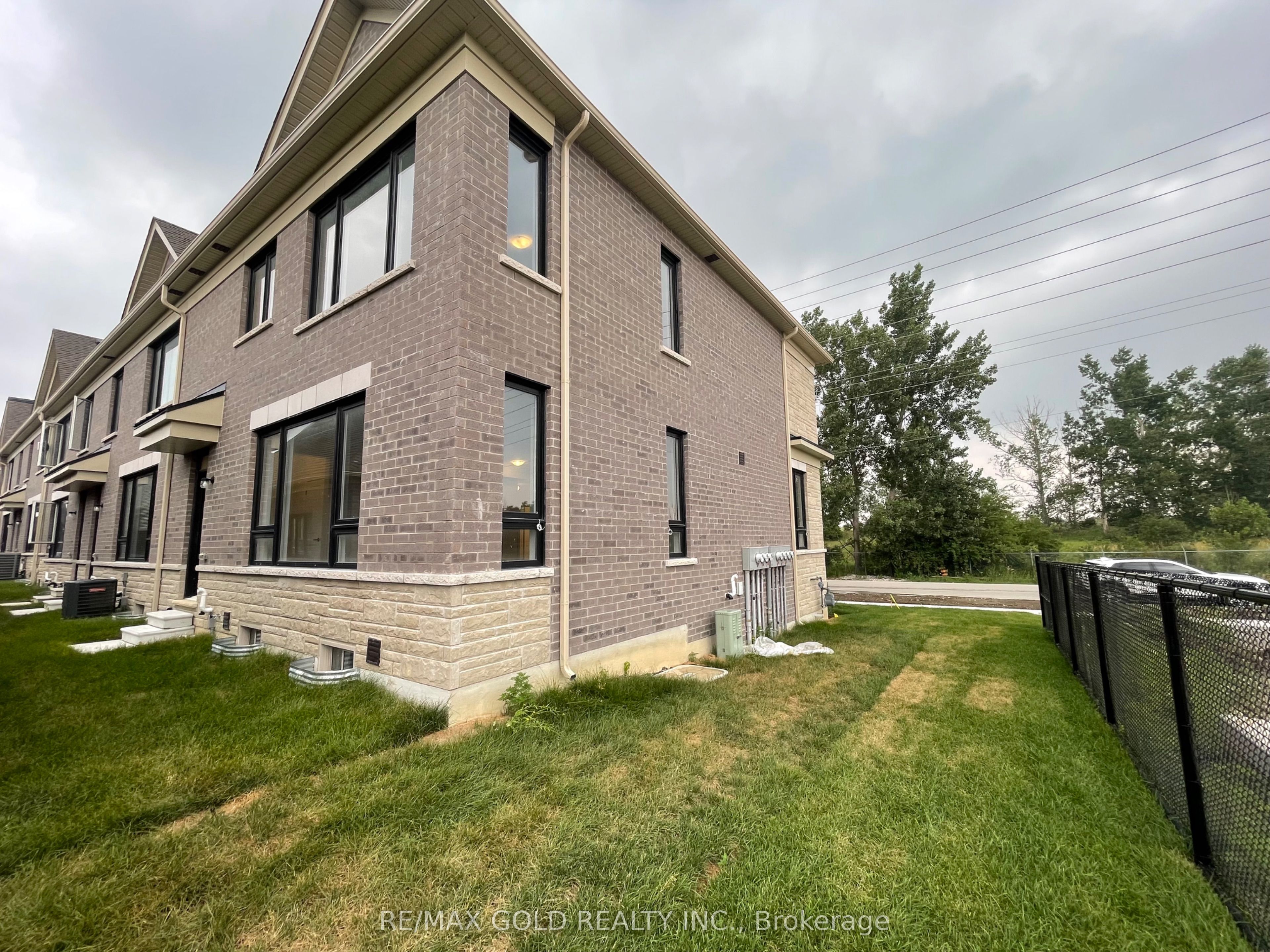 275 Lindsay Street N, Kawartha Lakes, ON K9V 0T4 photo 4